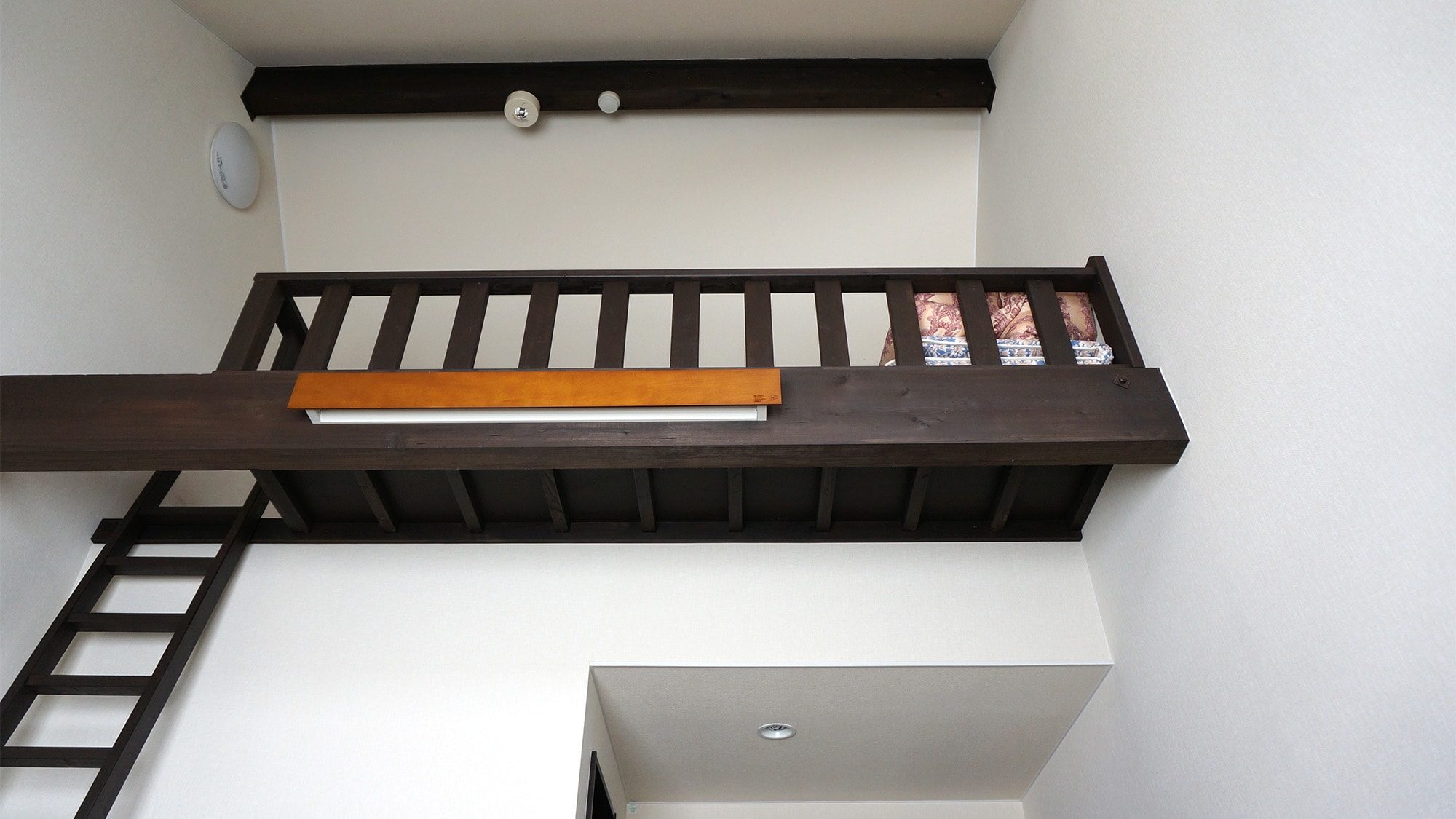 ・[Example of a Western-style room with a loft] You can see the majestic mountains and rural landscapes from the window.