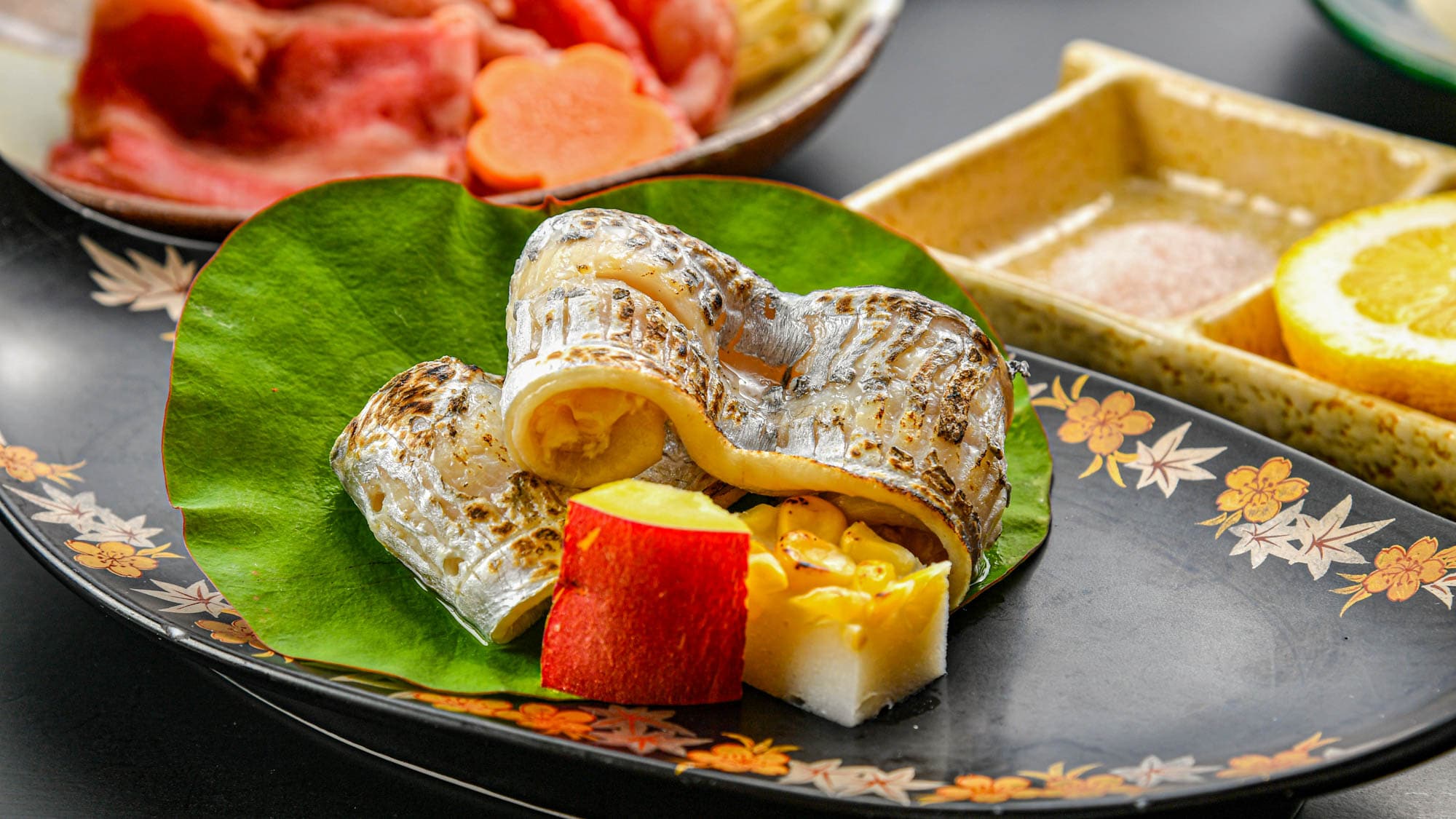 Bữa tối: Kaiseki mùa hè cơ bản *Đây là thực đơn mẫu từ khoảng ngày 15 tháng 6 năm 2024 (Thứ Bảy) đến khoảng ngày 14 tháng 9 năm 2024 (Thứ Bảy).