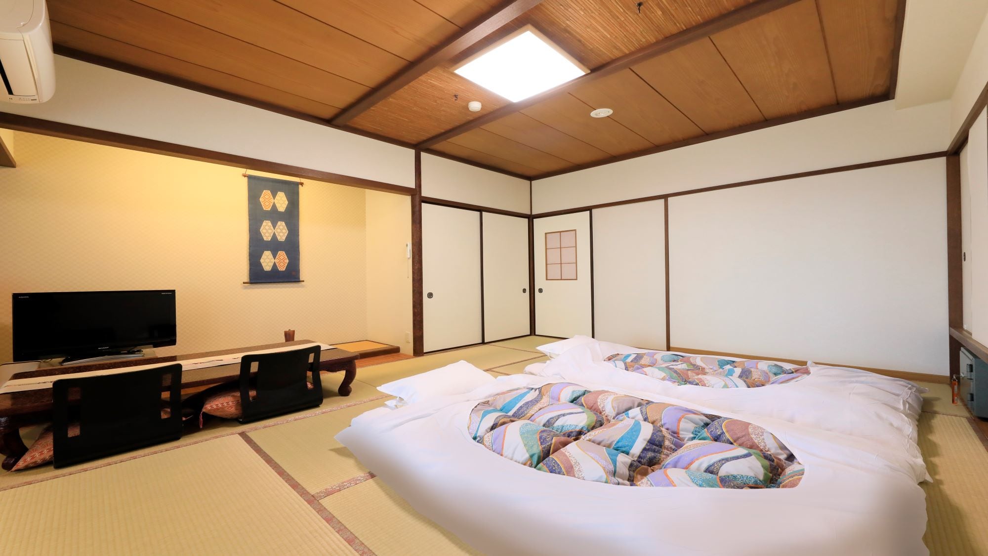 [Large general Japanese-style room 10 to 15 tatami mats] Room image