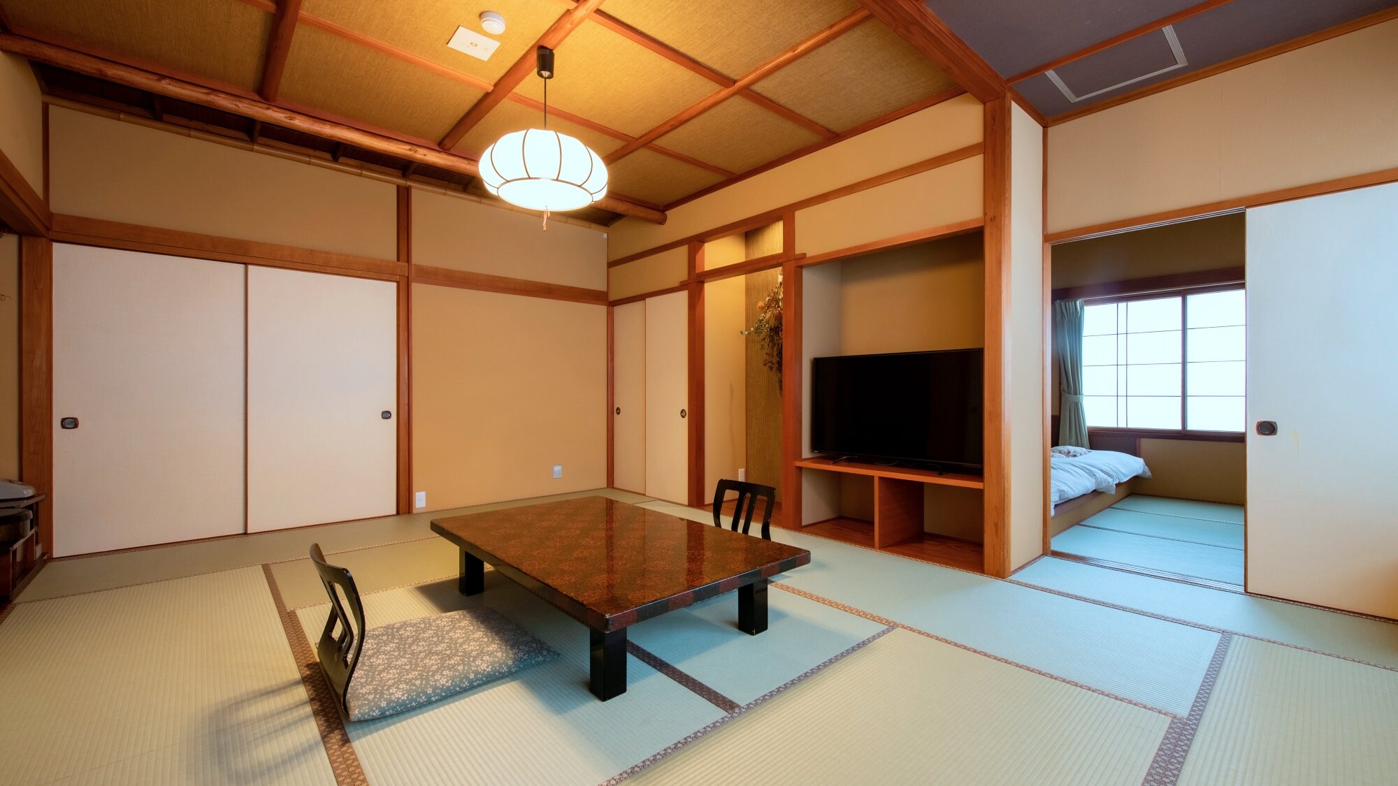 [Non-smoking / Japanese-style room in the main building] No bath, toilet (12 tatami mats + bedroom)