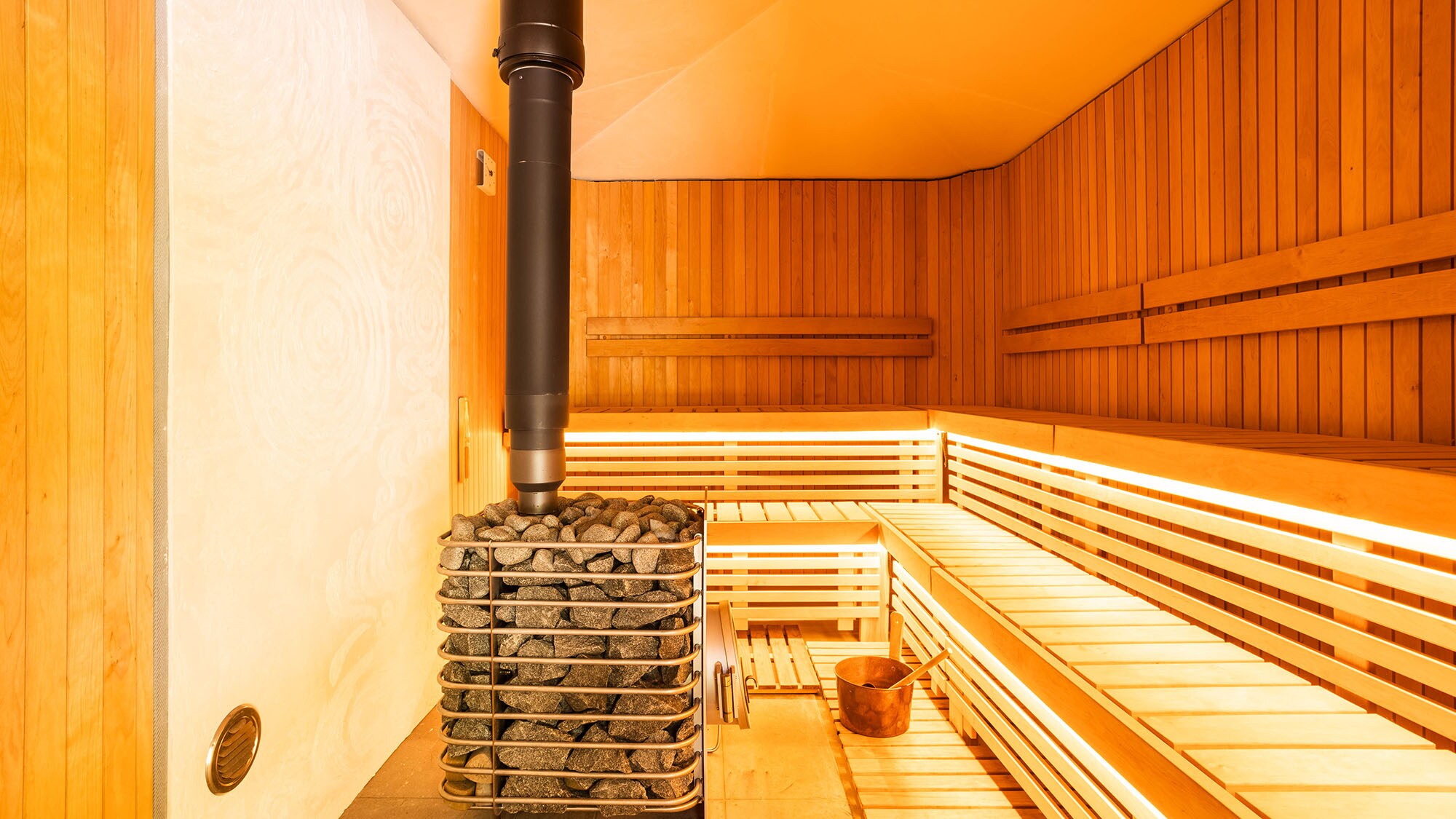 ・[Interior] Finnish-style hut sauna