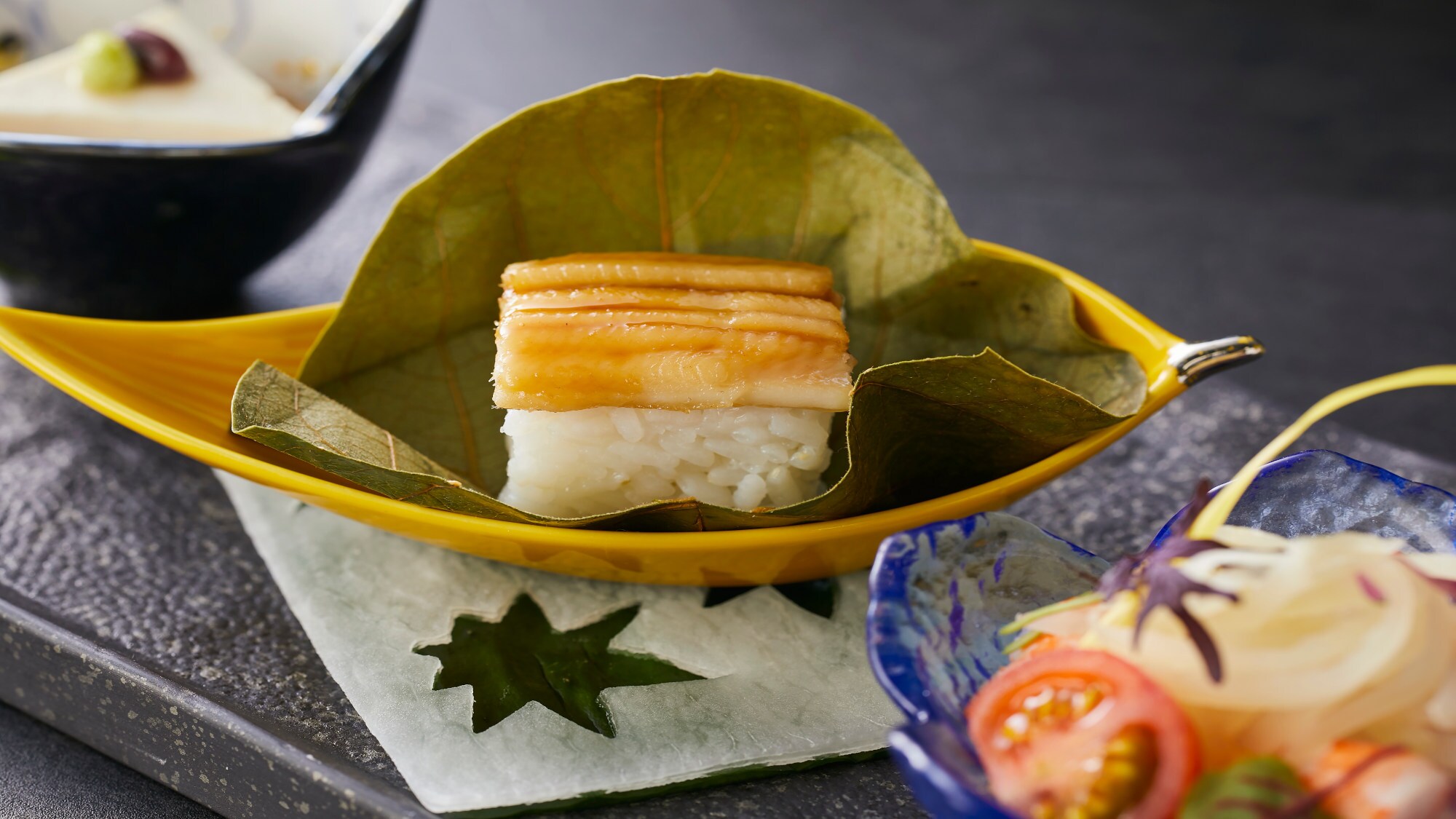 [Local Delights Kaiseki Course] Summer (June-August 2026) Appetizer: Green papaya salad, Minazuki tofu, Persimmon leaf sushi