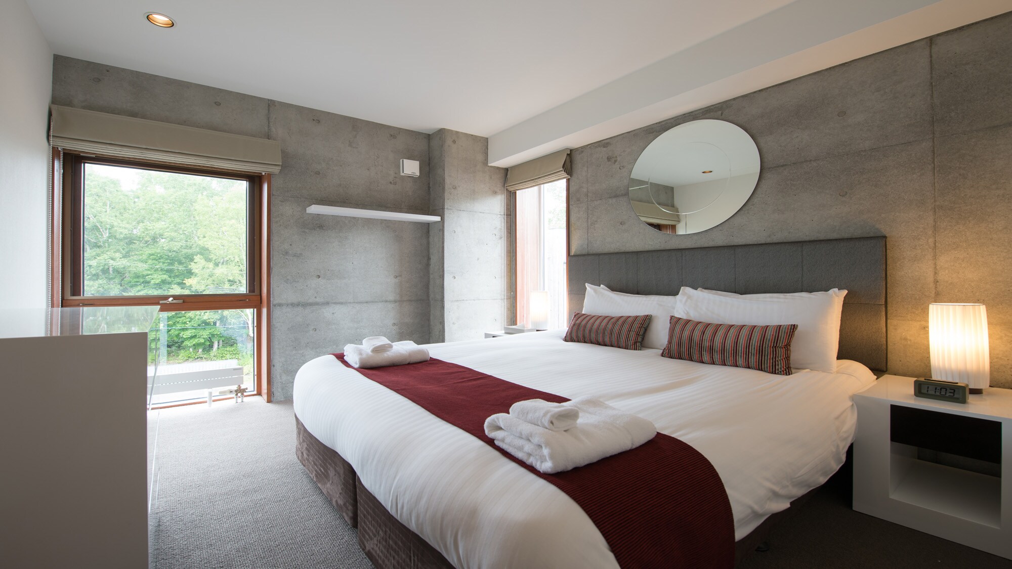 Bedroom (choice of twin or double)