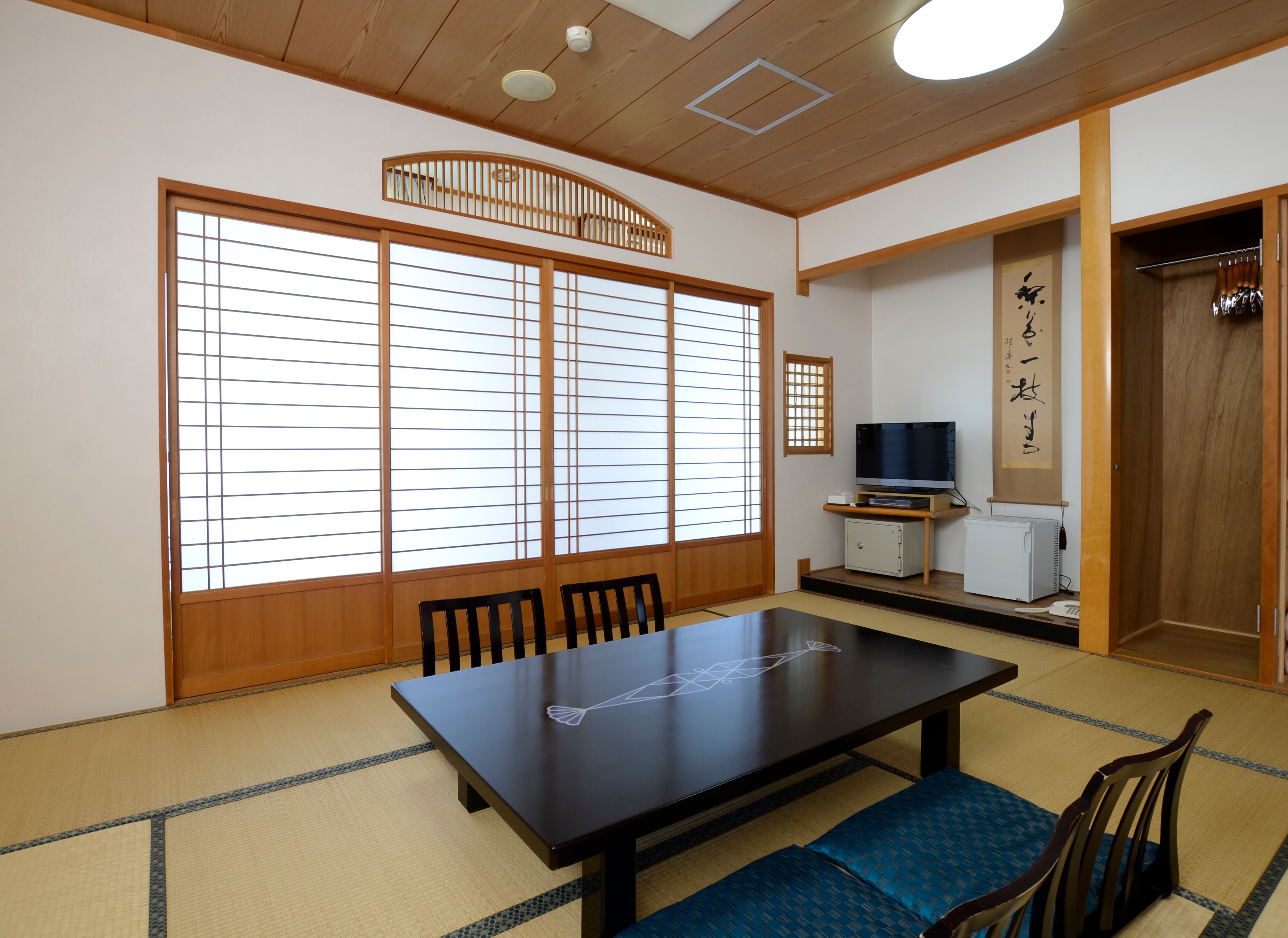Ocean-facing Japanese-style room (4-person room)