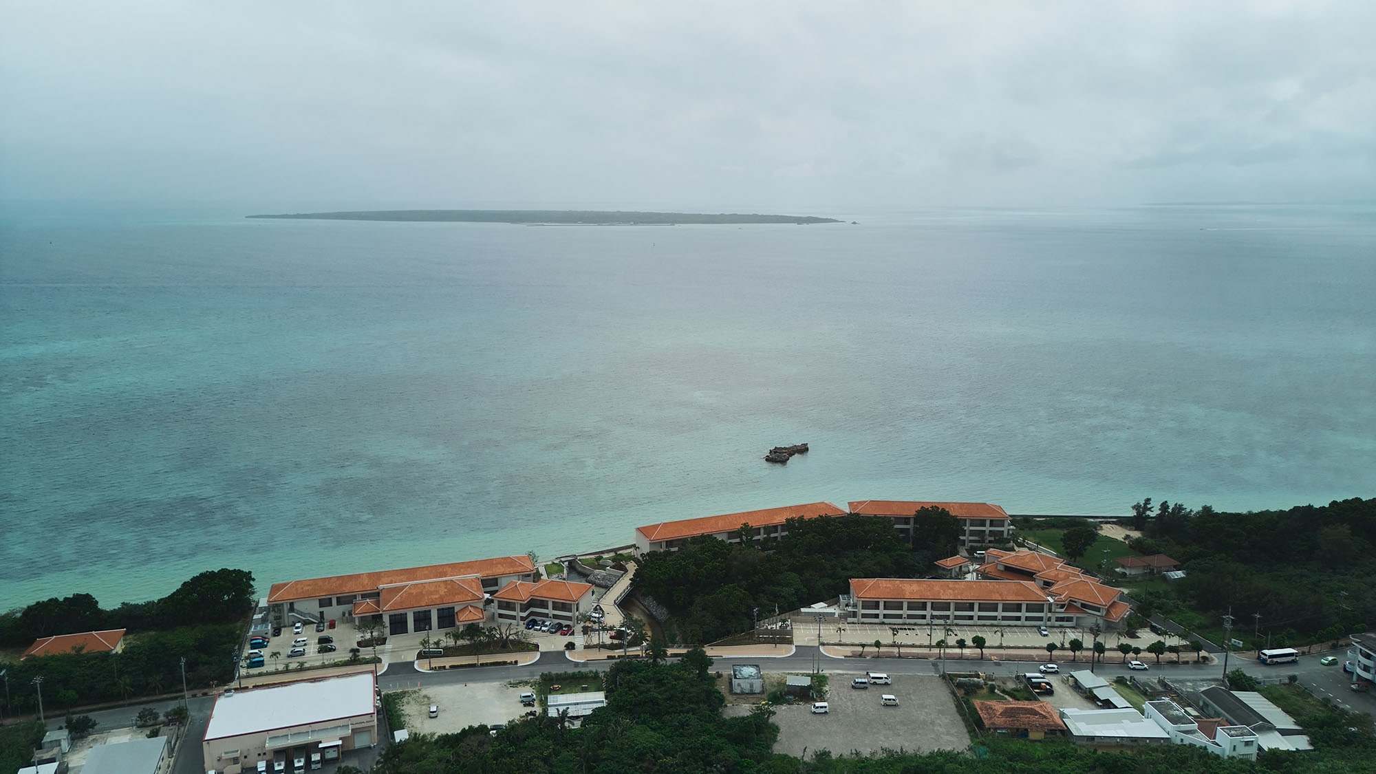 [Exterior] A condominium resort overlooking Taketomi Island