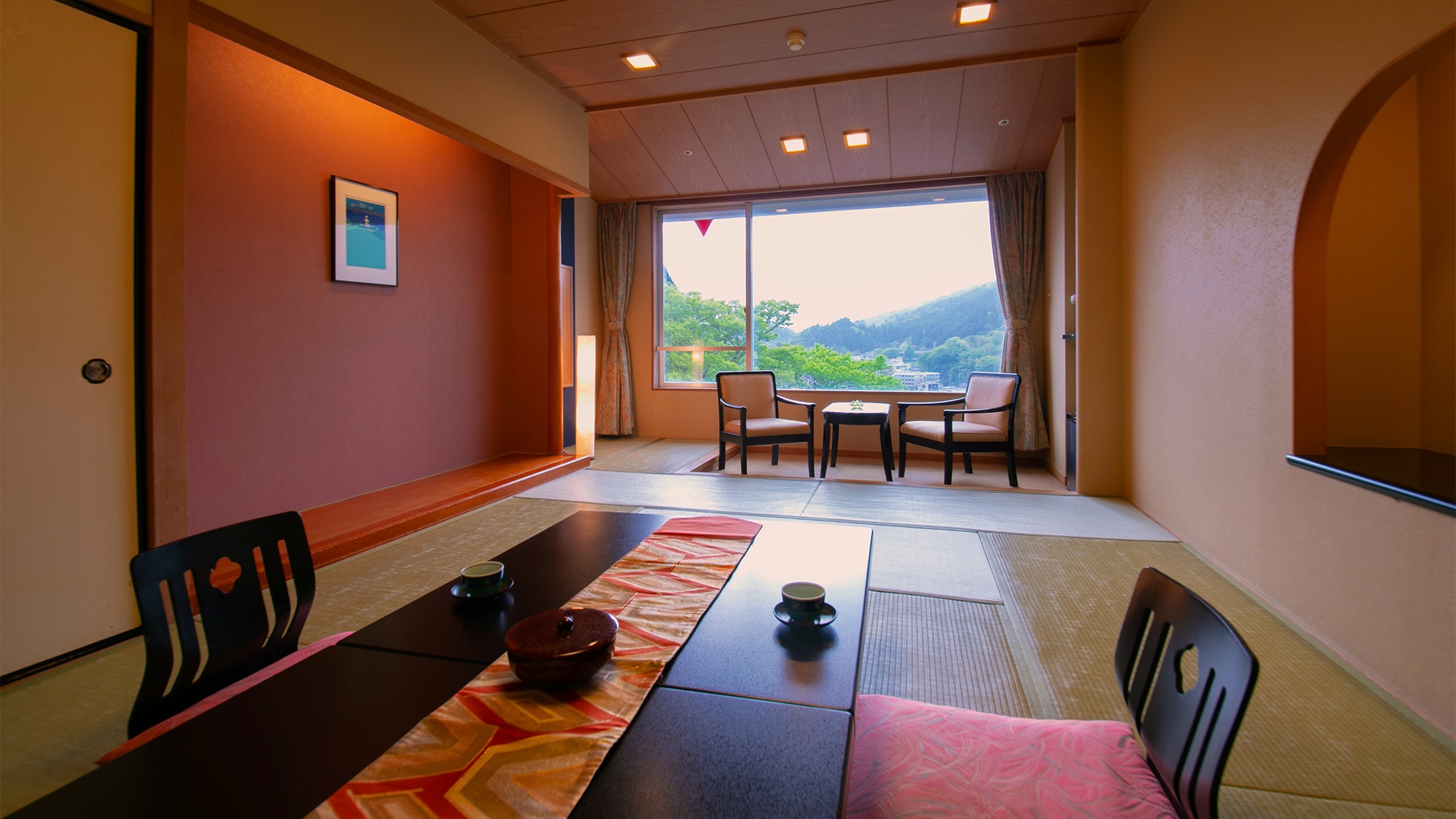 [Japanese-style room 12.5 tatami mats]