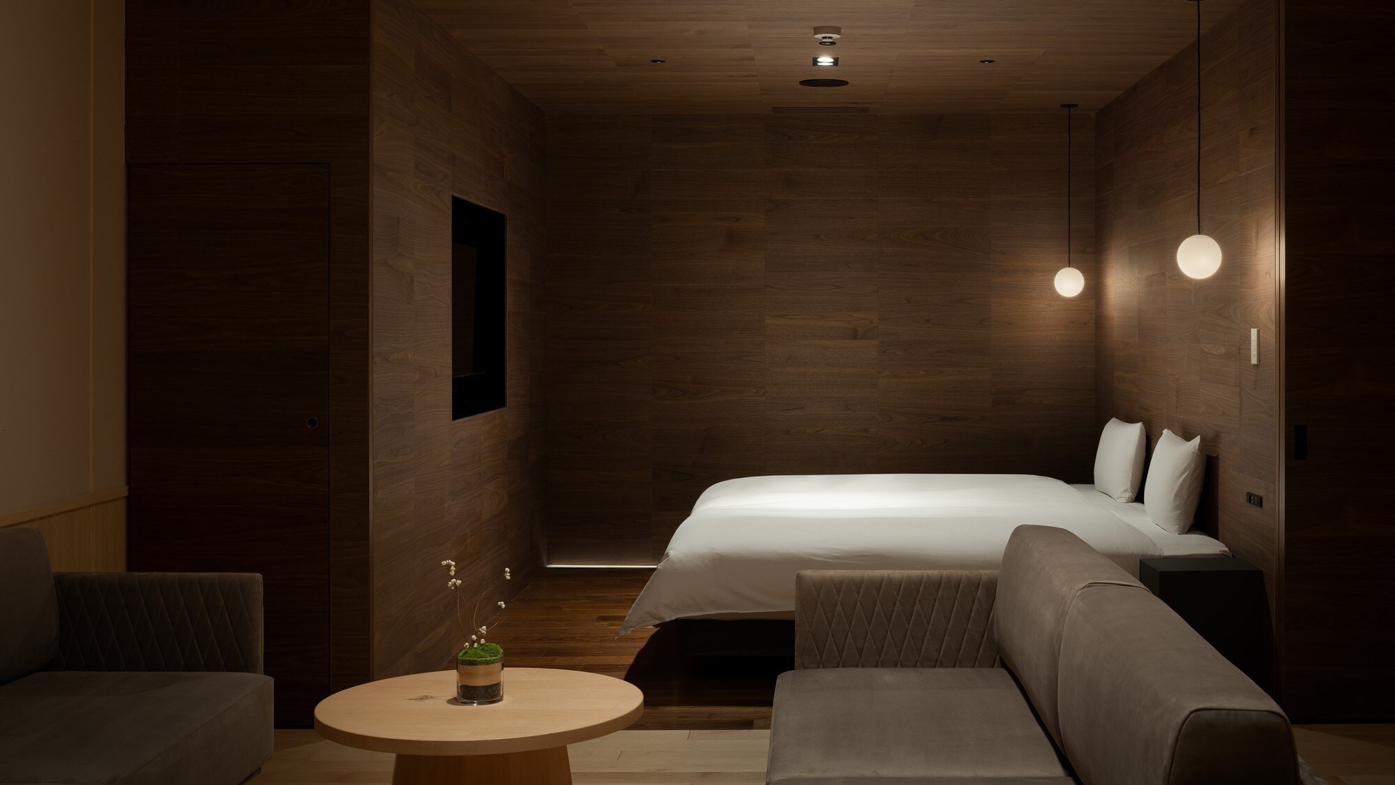 ห้องพักพรีเมี่ยมสไตล์ญี่ปุ่นสมัยใหม่พร้อมอ่างน้ำพุร้อนกึ่งเปิดโล่ง ＜Kawami＞【67㎡】