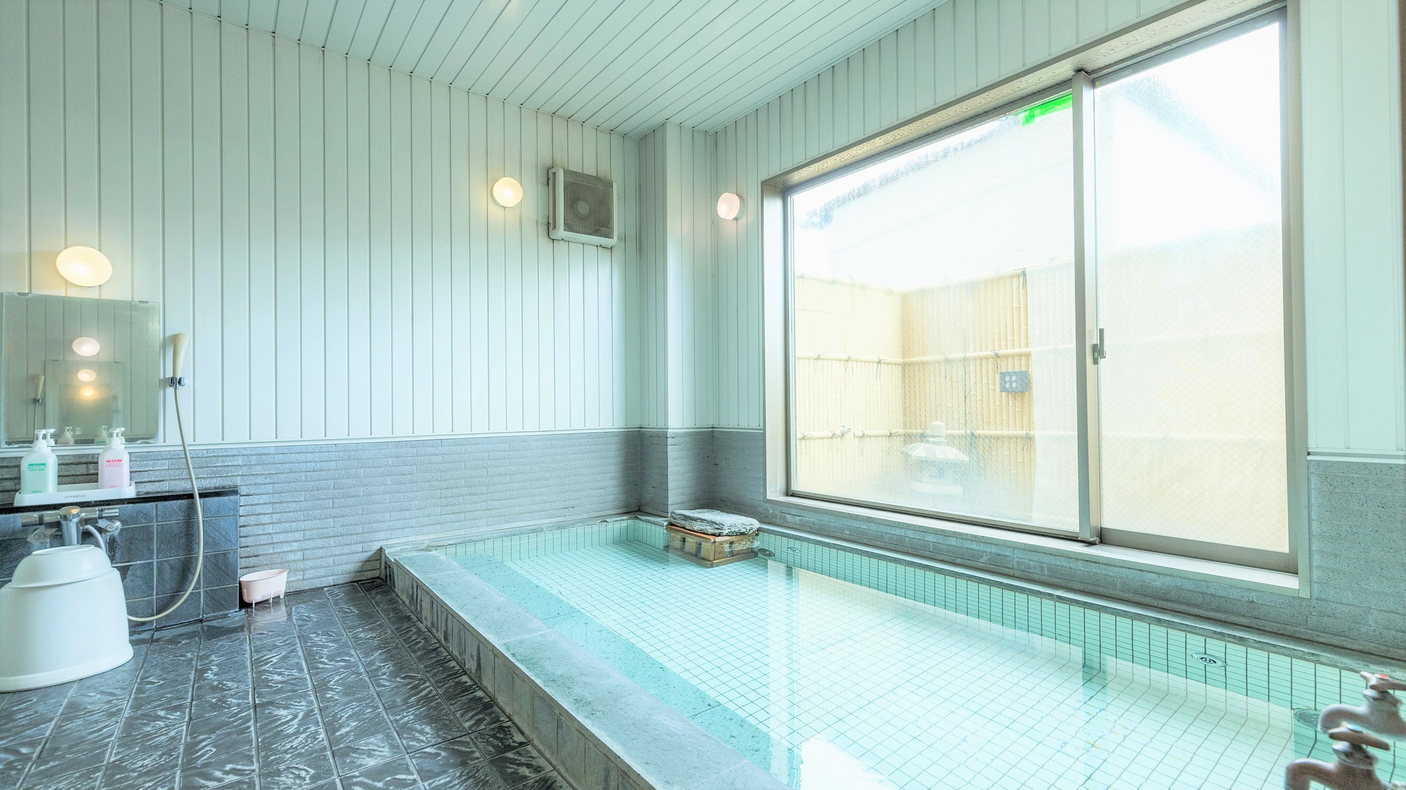 Far-infrared large bath ※This is a popular large bath♪