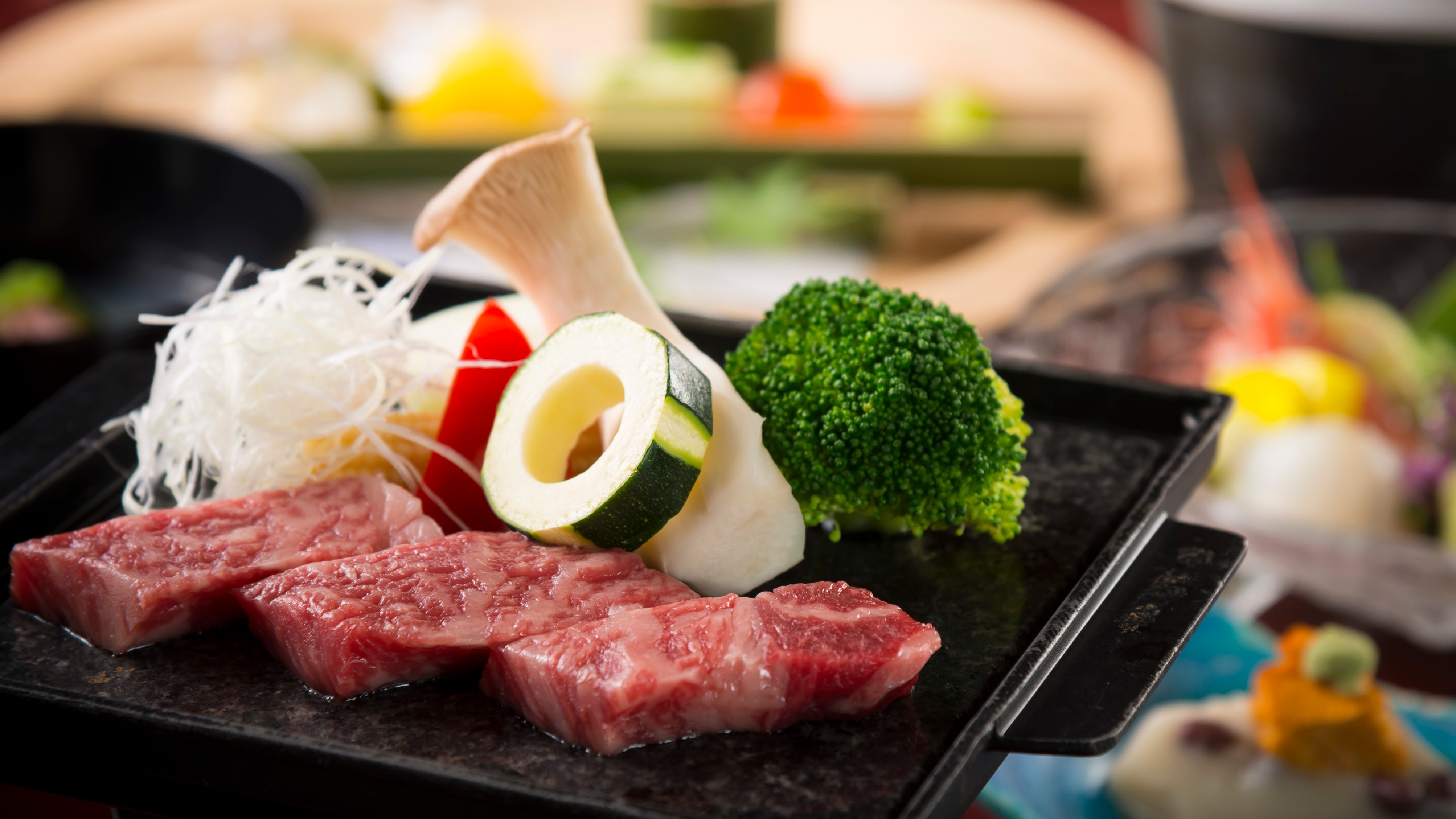 Món thịt bò teppanyaki phổ biến của chúng tôi, mềm mại và tan chảy trong miệng