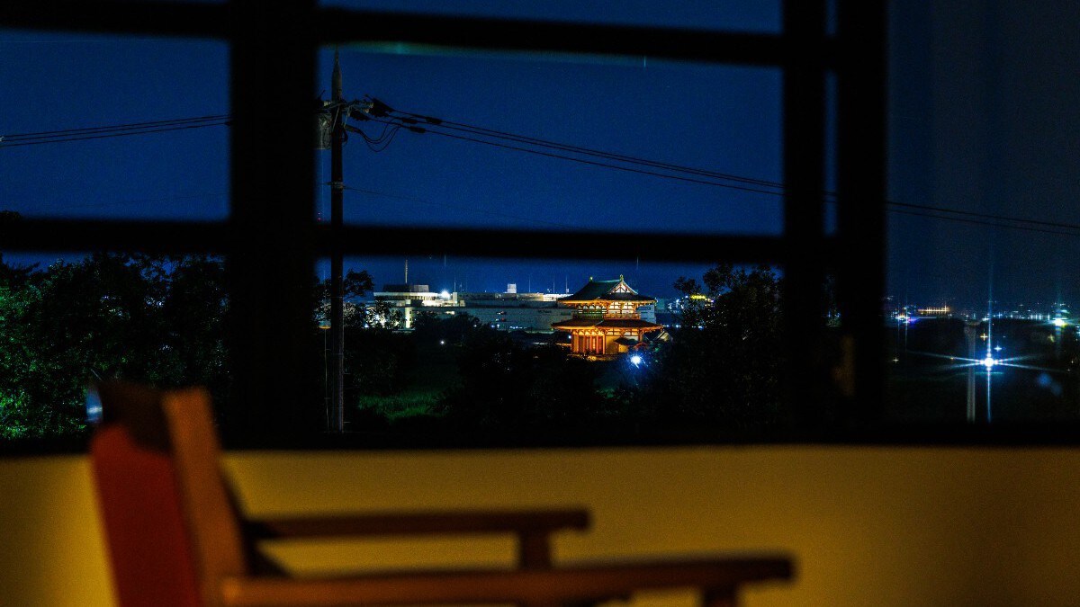 Enjoy the illuminated Suzaku Gate from your room