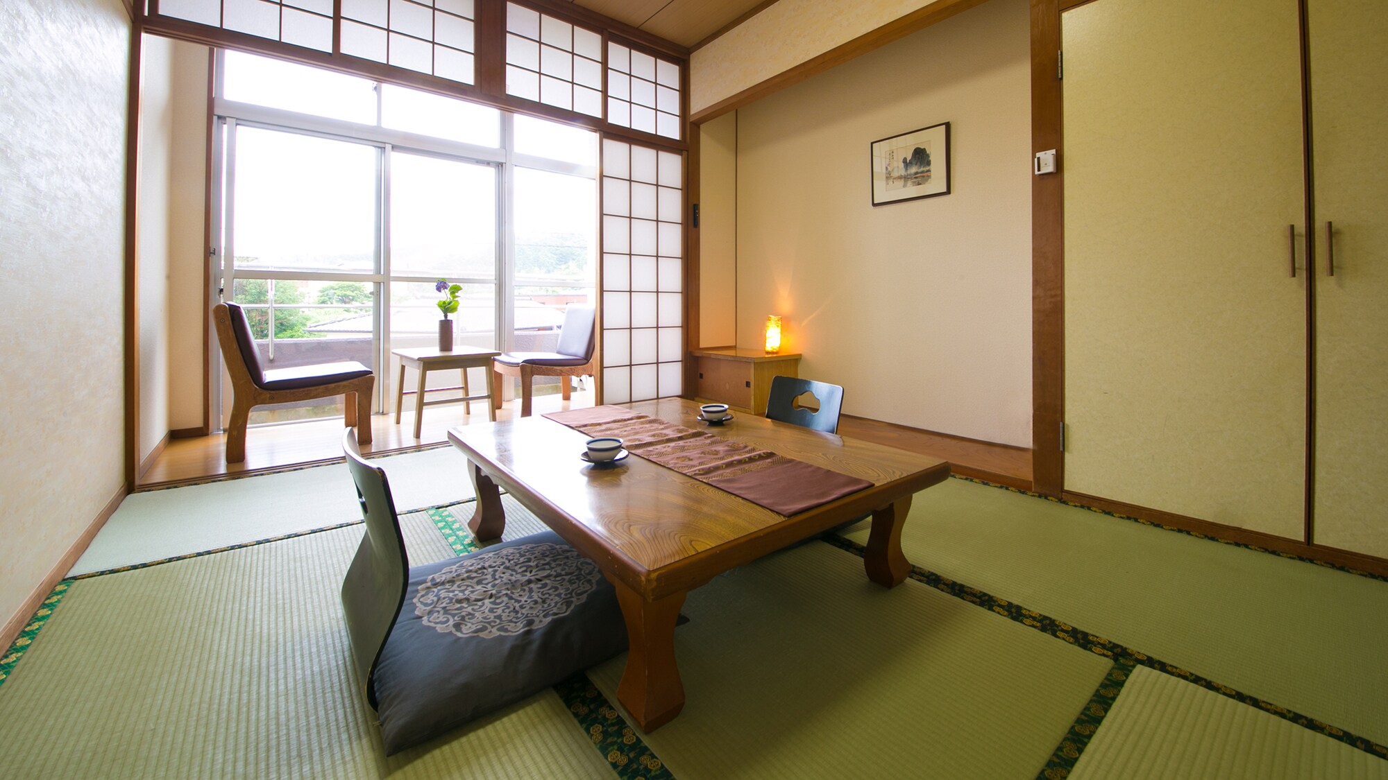 [Main building Japanese-style room 6 tatami mats]