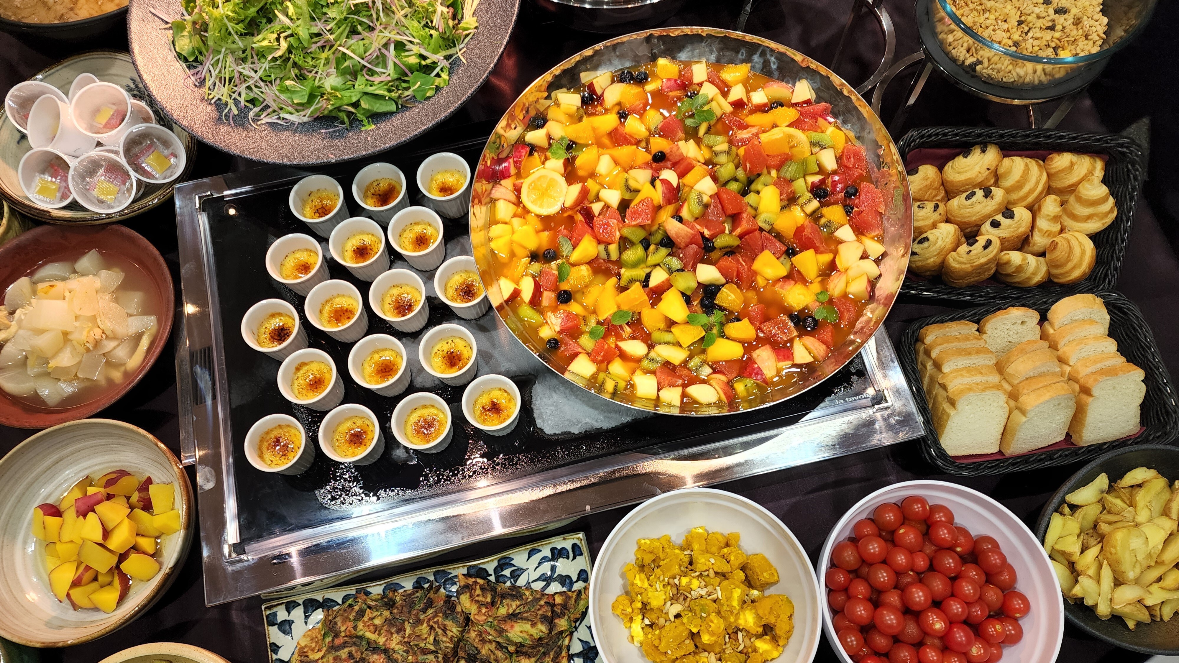 [Breakfast] We also offer a menu using ingredients from Osaka ♪ A breakfast buffet with approximately 40 Japanese and Western dishes!