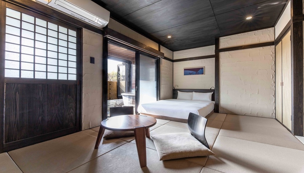  [Room with semi-open-air bath] Japanese and Western room Superior Double (32㎡)
