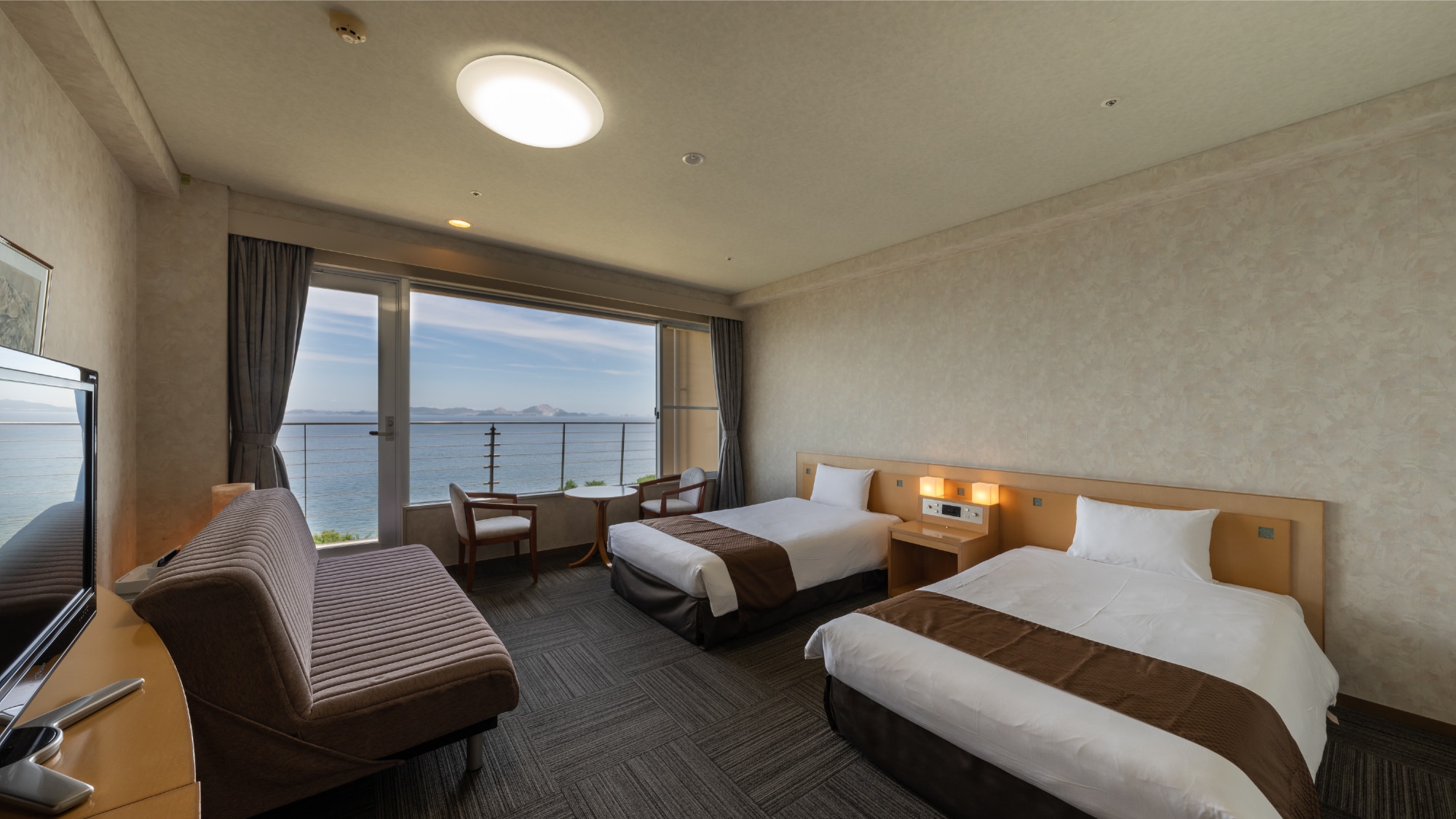 Phòng đôi tiêu chuẩn (có bồn tắm) / 32m²