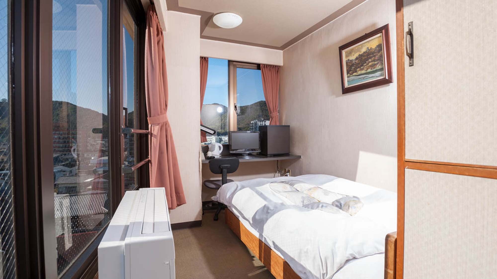 [Single room example] A simple and comfortable room. Please take a rest in a relaxing space...