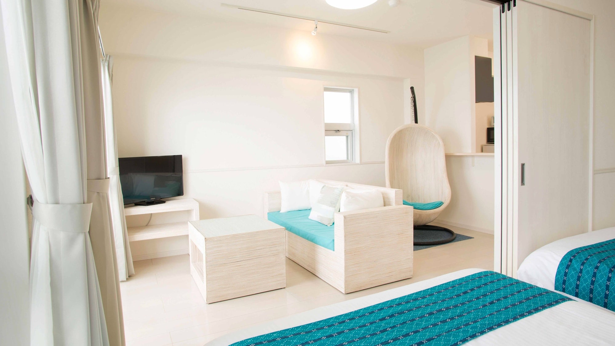 [Western-style room 1LDK (3F)] Marine blue creates a tropical atmosphere♪