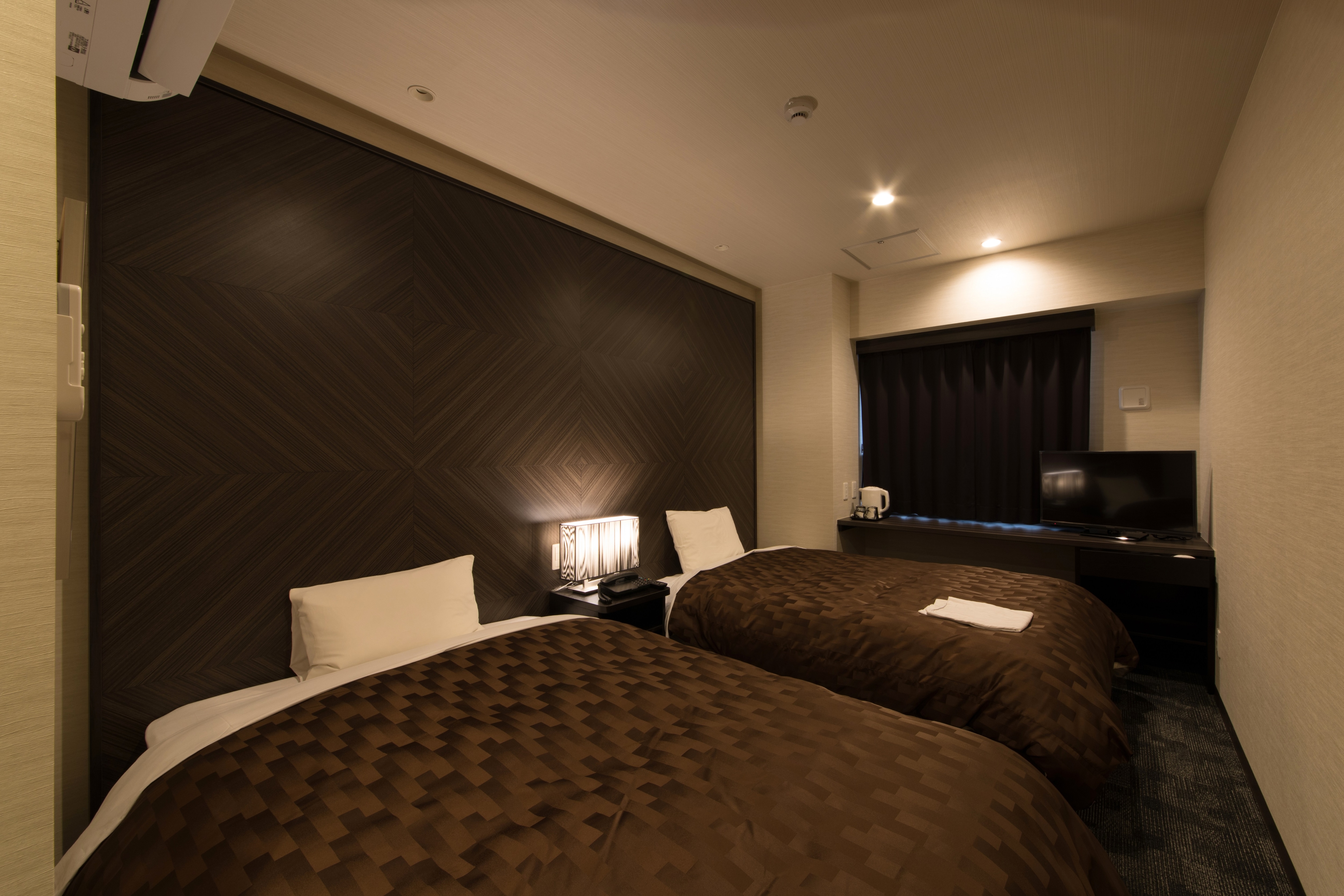 Twin room (example)