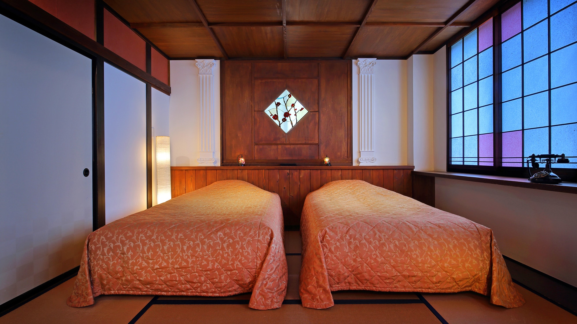 [(Mountain side non-smoking) Renovated romantic Japanese-Western room]