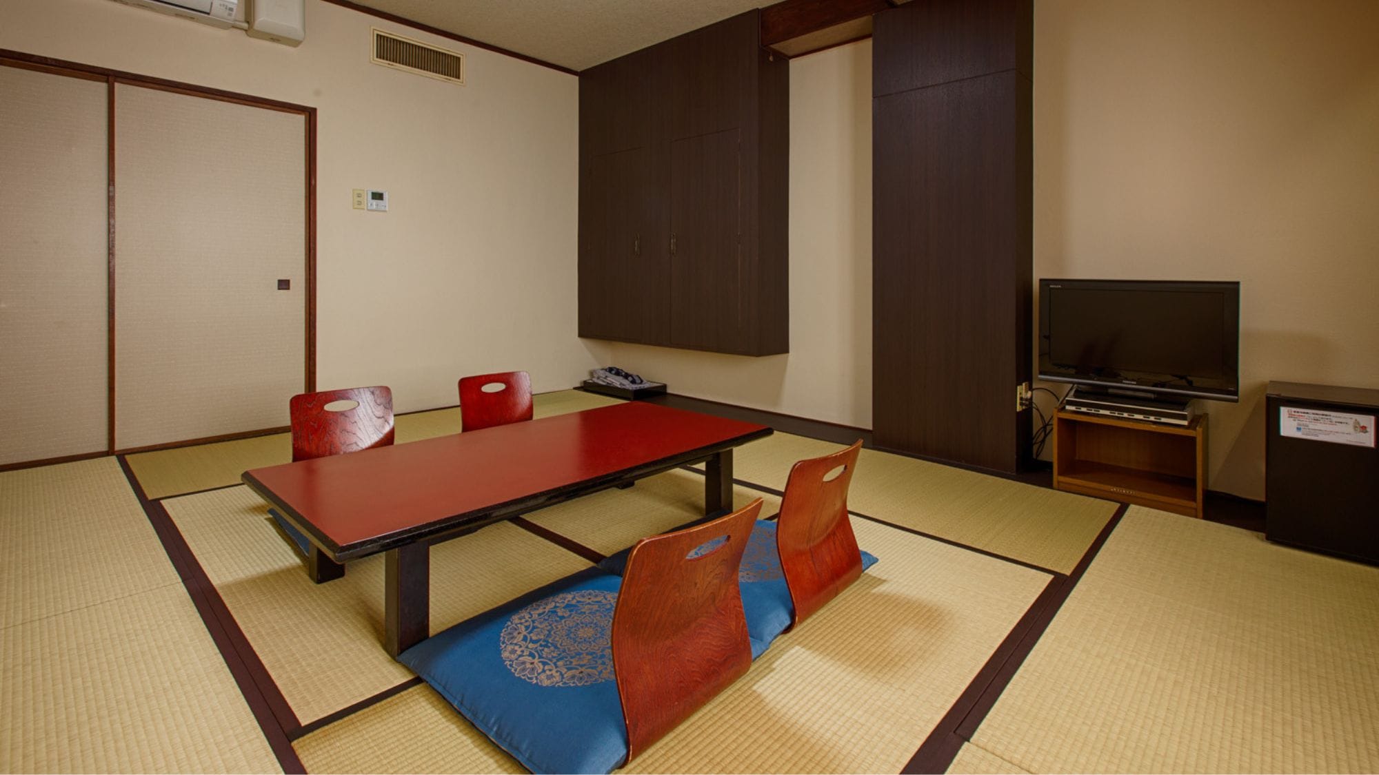 ◆Phòng kiểu Nhật với bồn tắm ngoài trời | Không có bồn tắm trong phòng, vui lòng sử dụng bồn tắm ngoài trời rộng rãi.