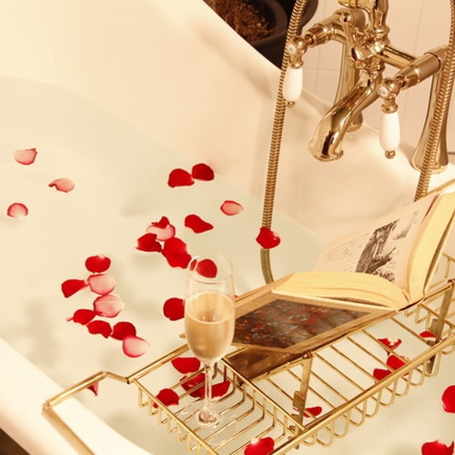 [Room / Special Room] A nostalgic clawfoot bathtub will create your relaxing time.