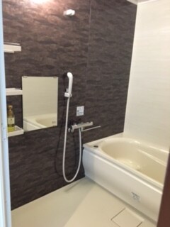 Superior single bathroom