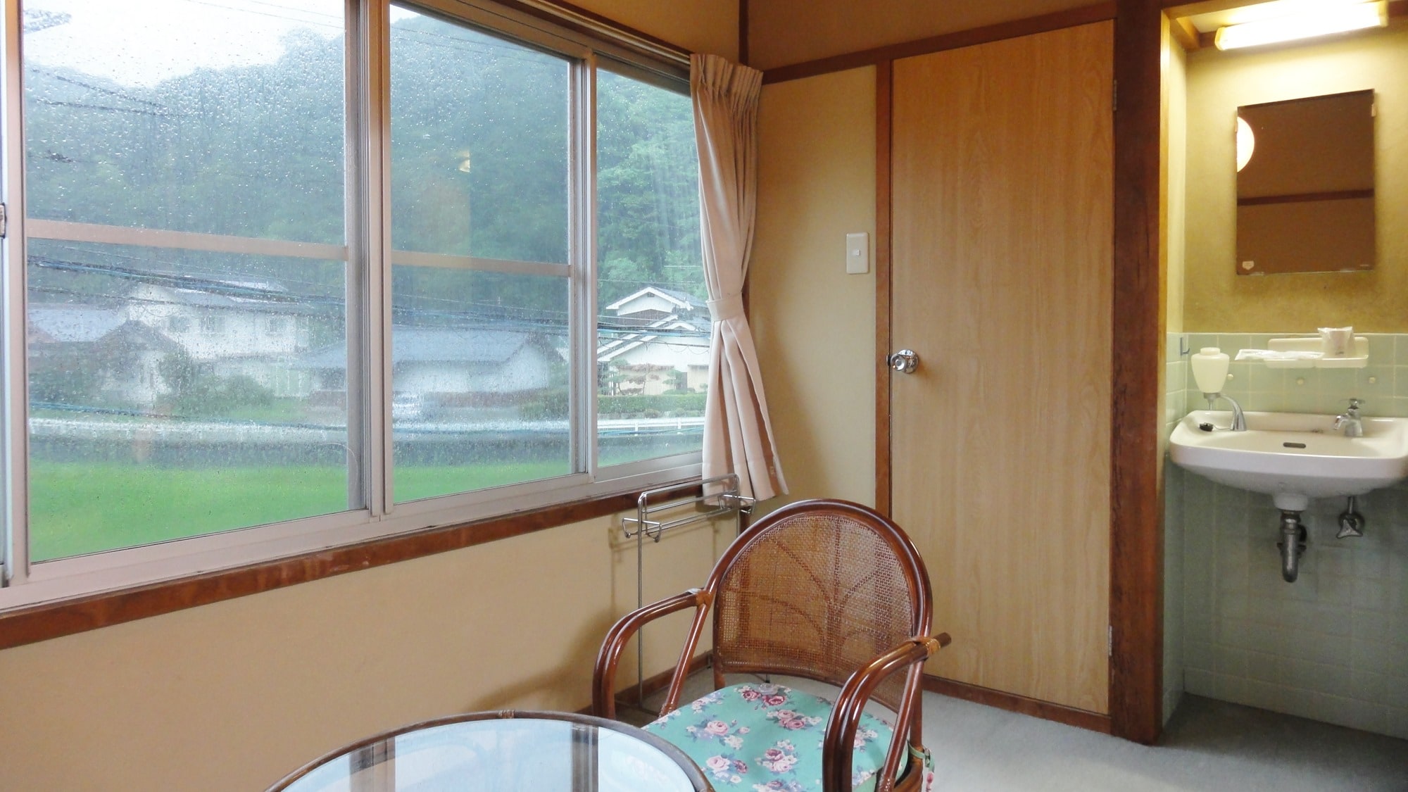 *[Example of a Japanese-style room]