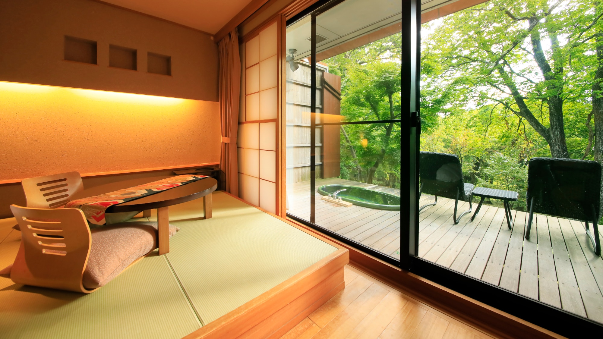 [With open-air bath] Japanese-Western style room