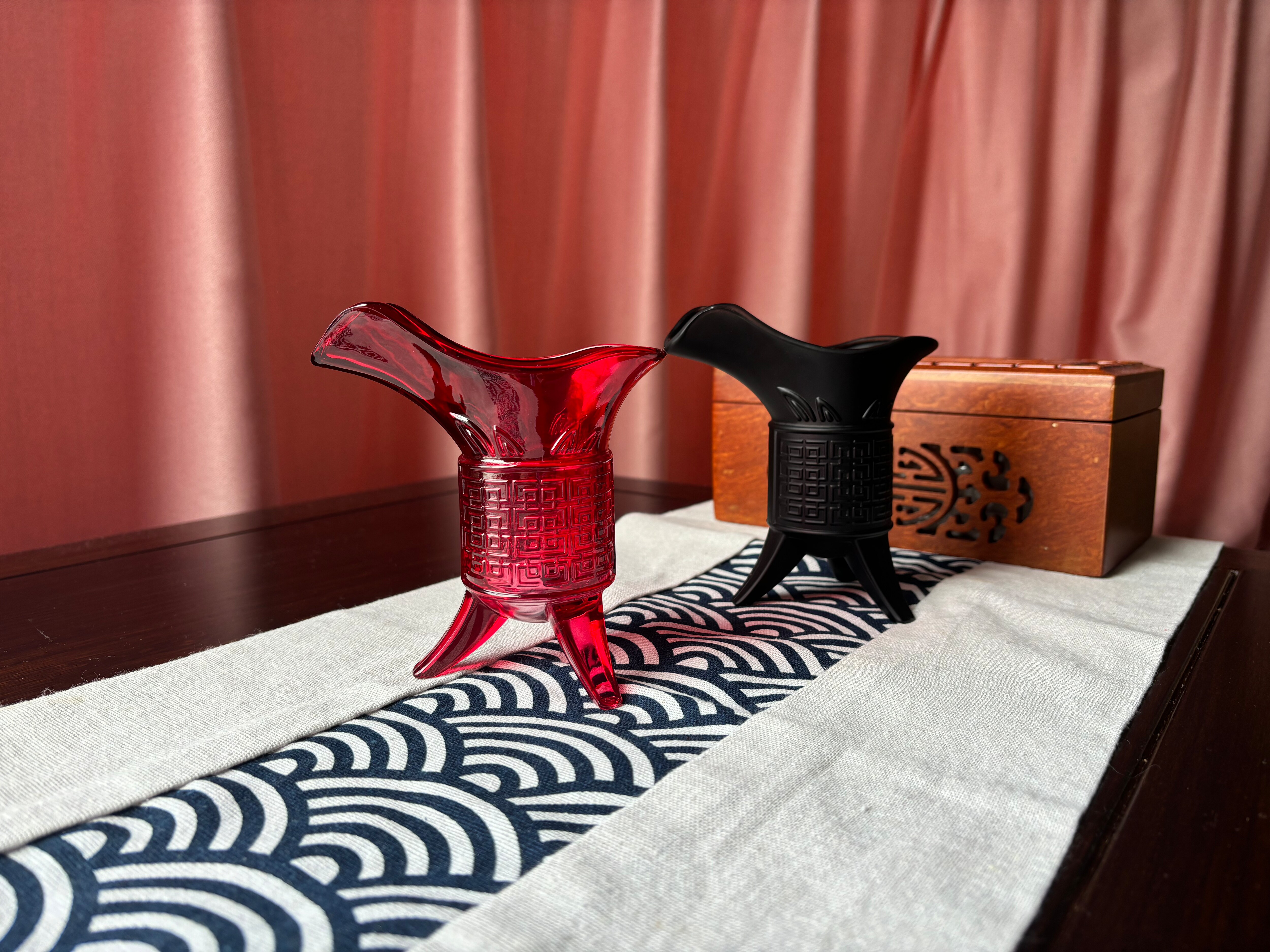 Triển lãm trong nhà: Đồ gốm Sake từ thời Chiến Quốc