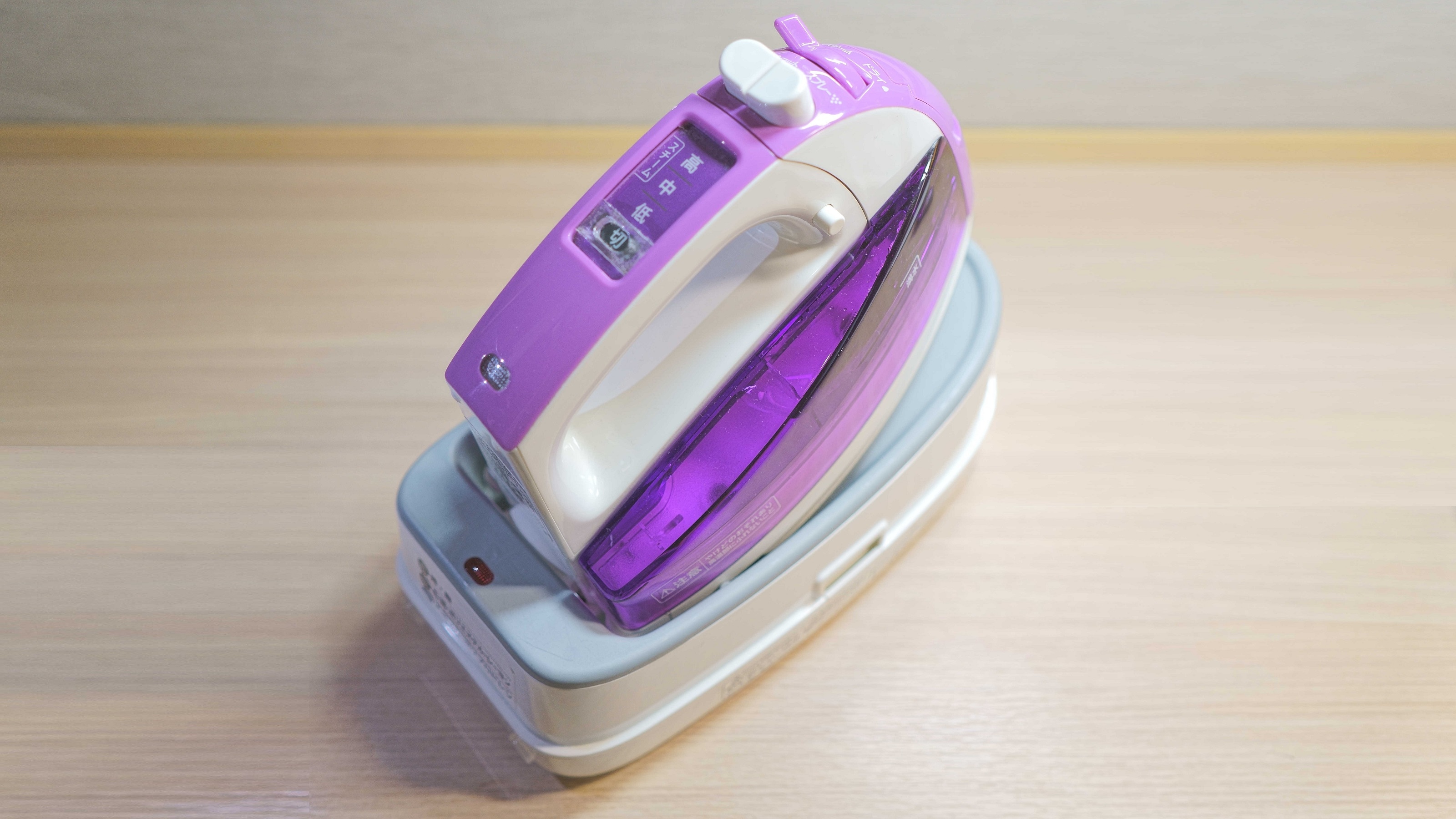 Iron (rented at the front desk along with the ironing board * The number is limited)