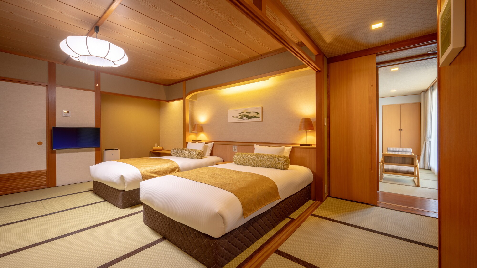 Ocean-facing Japanese-style premium connecting room