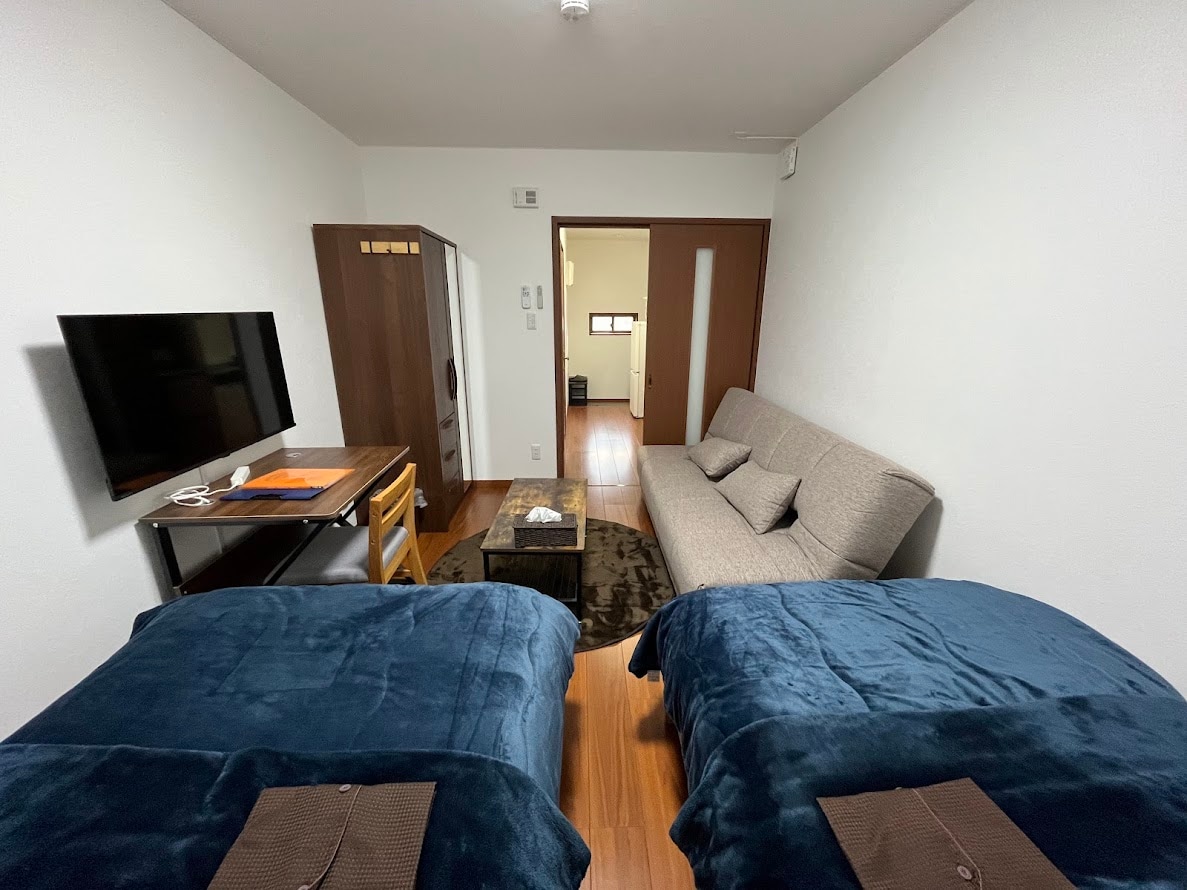 Example of a 1K twin room (Room 201)