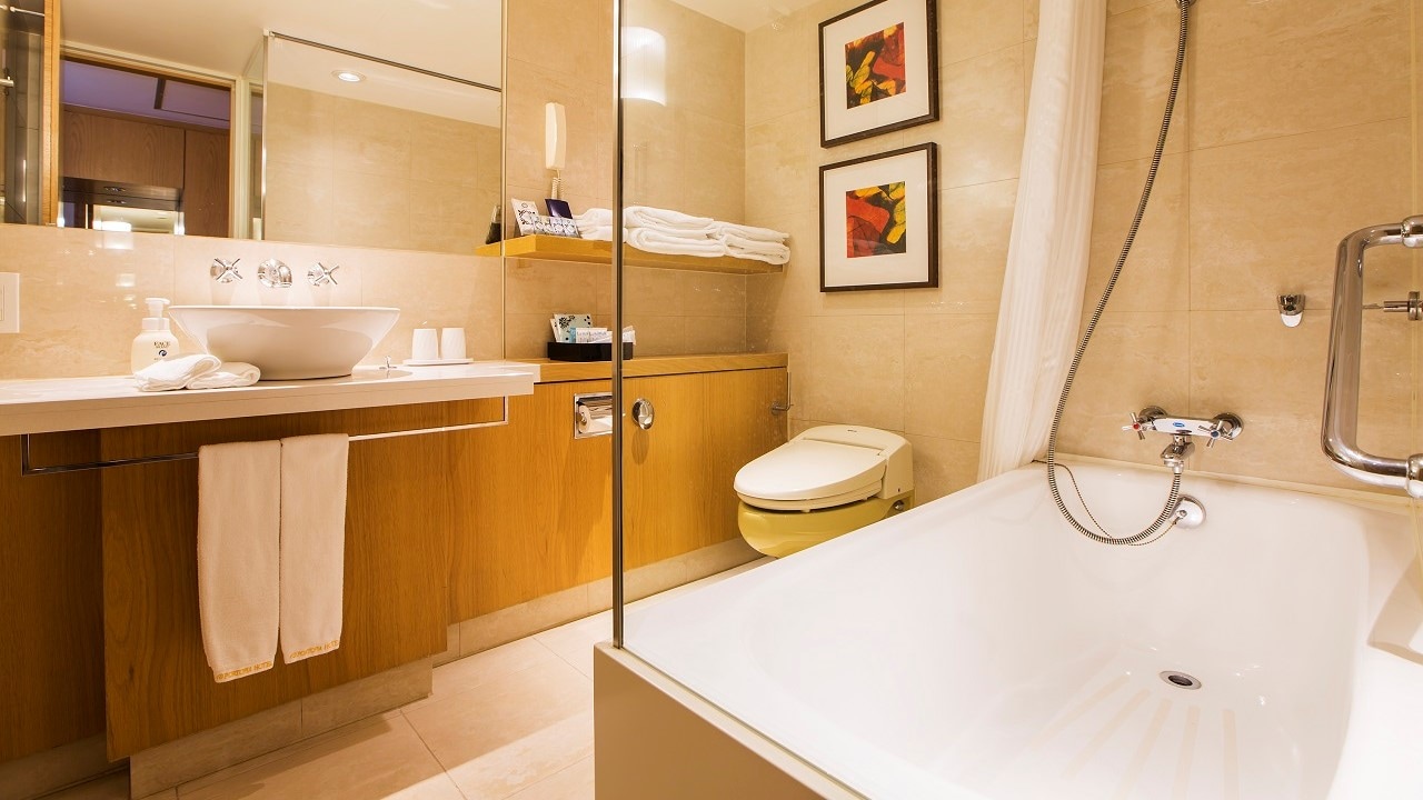 Main Building 25th to 28th floors, Executive Floor, Bathroom example