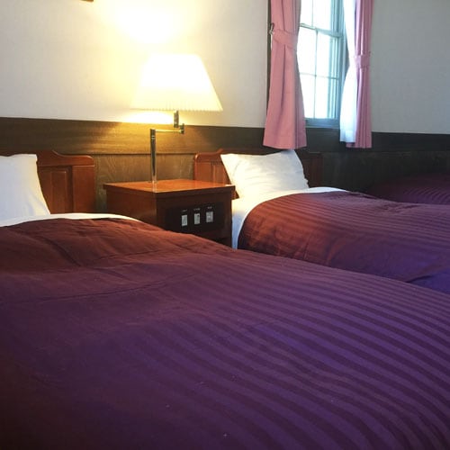 [Room 201] 4-person room with lake view