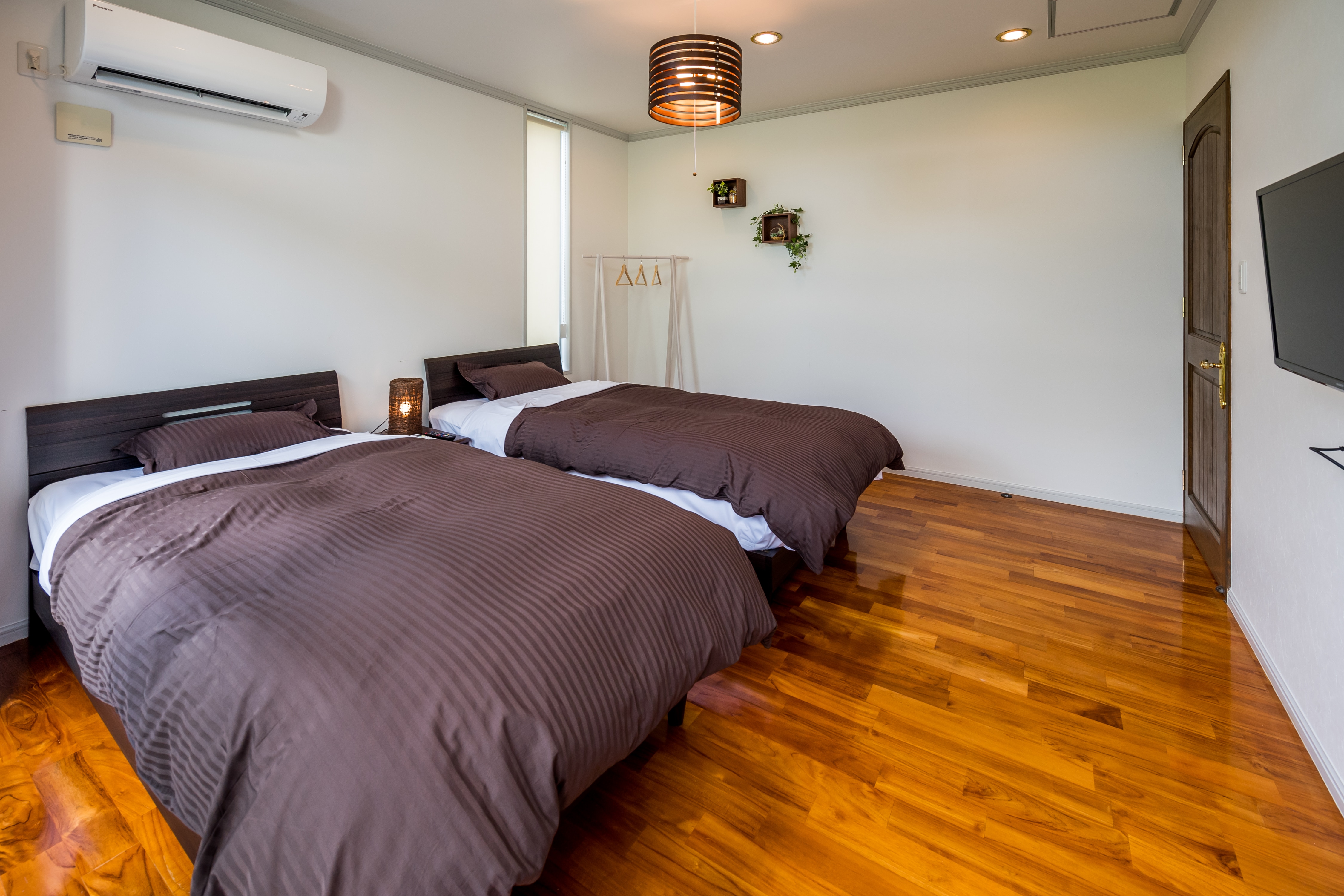 Twin Bed Room