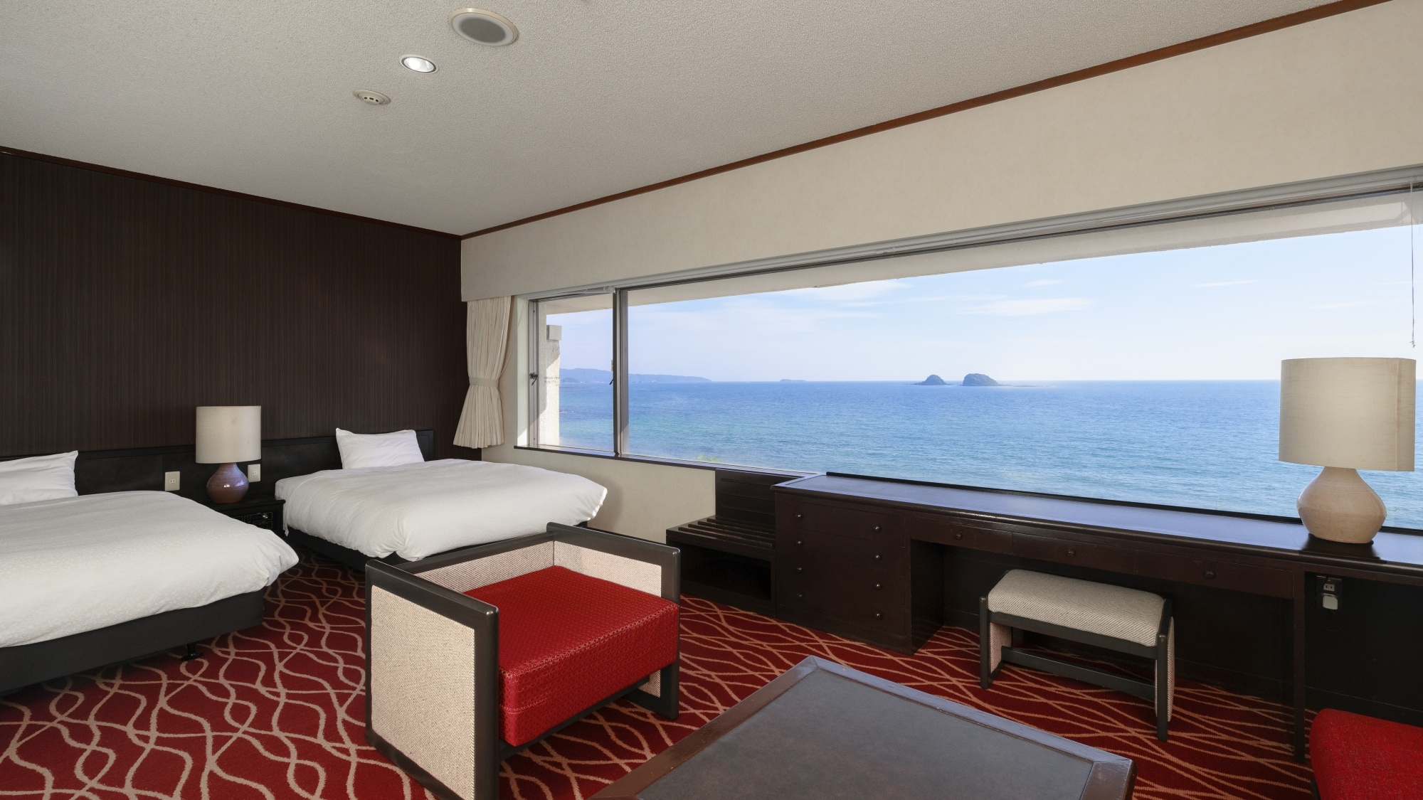 面向雙島的西式客房範例 / 鈷藍色大海盡收眼底的客房