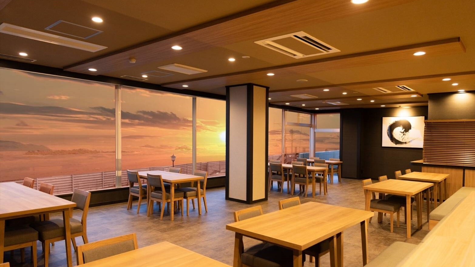 ■[Ăn uống] \Được cải tạo vào tháng 12 năm 2021/Cảnh hoàng hôn nhìn từ Yunohama Onsen, một trong "100 cảnh hoàng hôn đẹp nhất Nhật Bản", thật ngoạn mục.