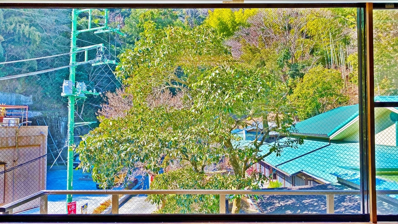 Spacious Japanese-style room with table 14 tatami mats + 6 tatami mats 2 rooms (with bath and toilet) Non-smoking