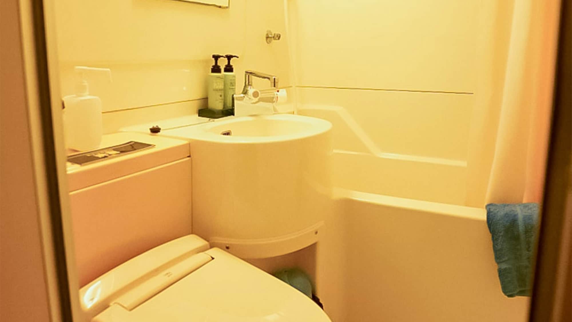 ・ Bathroom / Each room has a unit bath