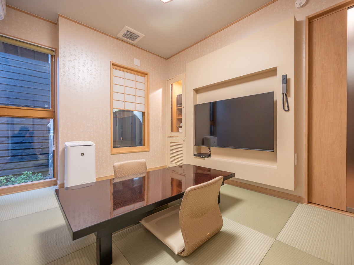 [Tòa nhà biệt lập 2 tầng/lol] <Phòng đôi/Không hút thuốc> Phòng đôi bán đôi Simmons ở tầng 1 (120x200) x 2