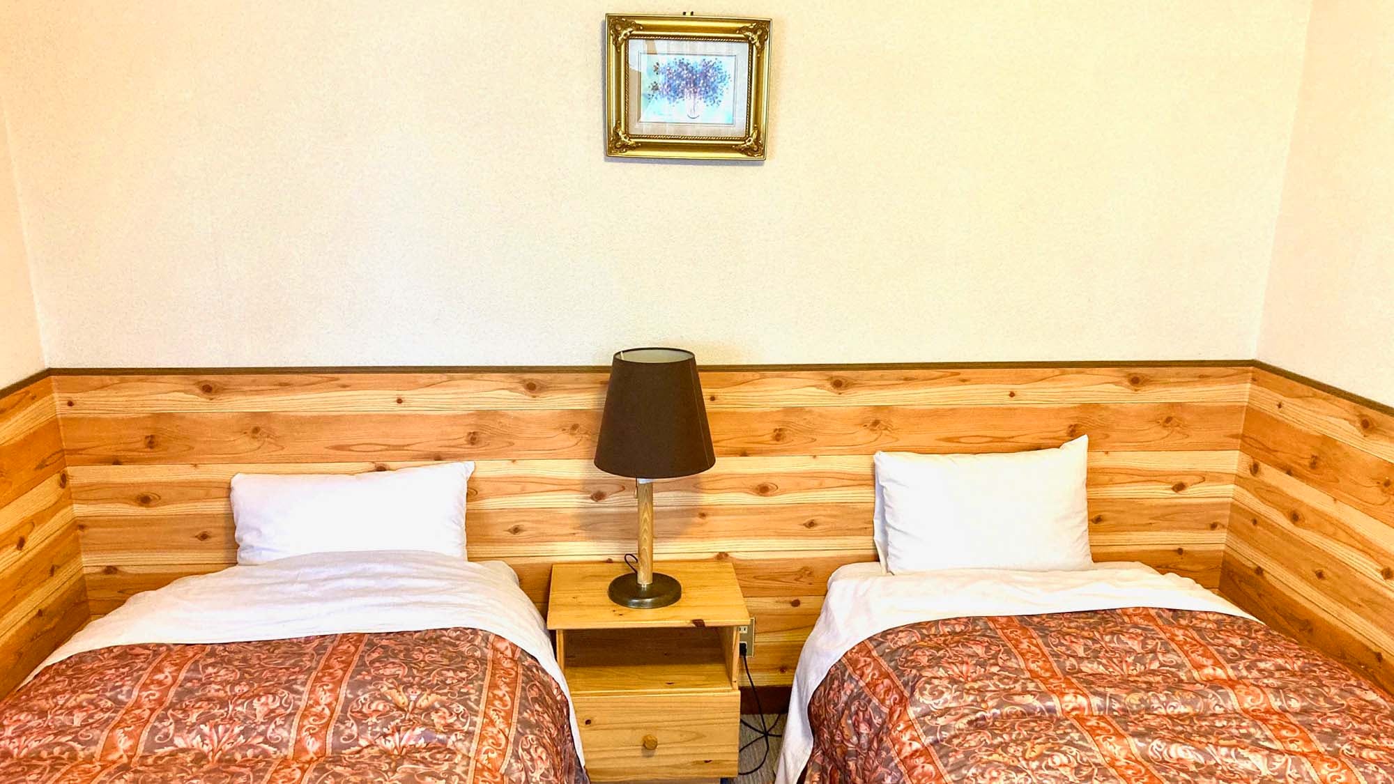 ・[Example of a Japanese-Western style room] Please relax in your room.