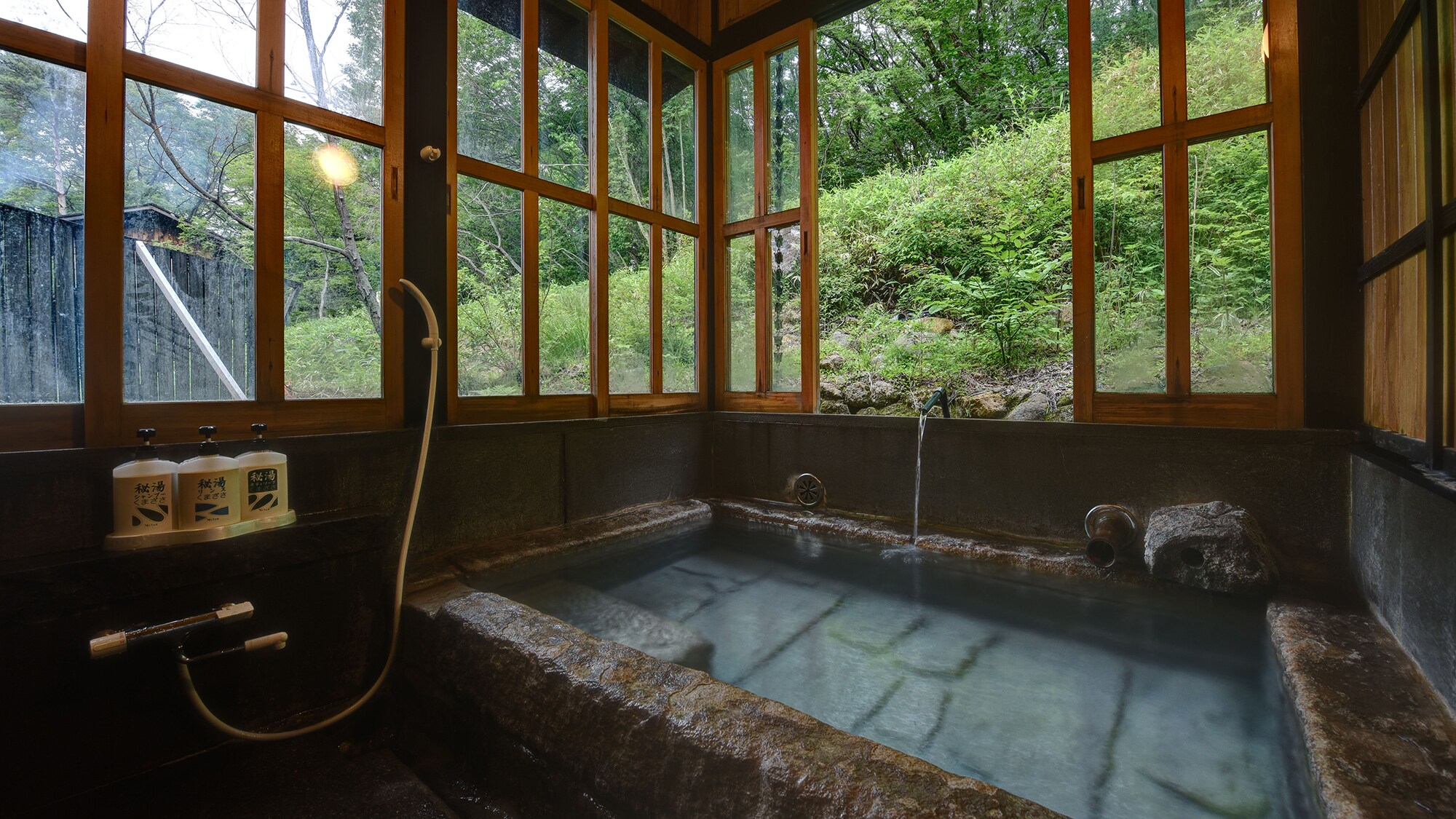 *[Family bath] Enjoy the historic hot springs in your own space.