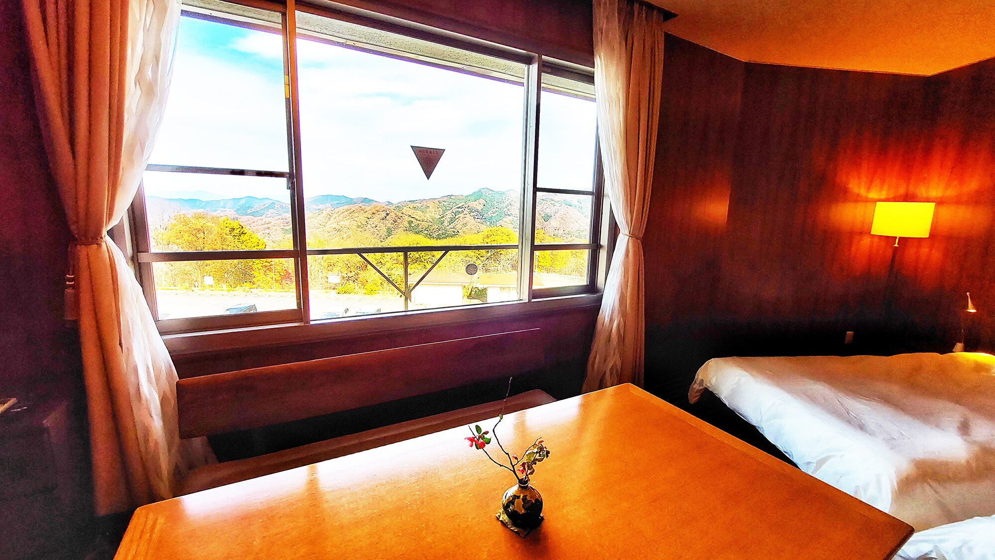 [Special Room: Sea of Clouds] Spacious 50㎡, with Asahikawa furniture and table set for a comfortable stay