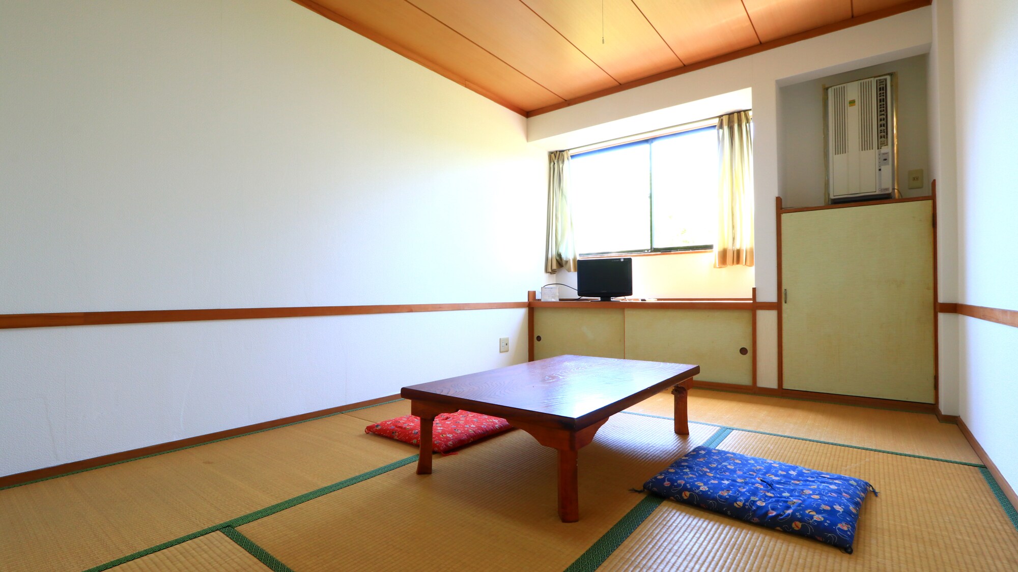 [Main building/6 tatami mats] A compact 6 tatami room.