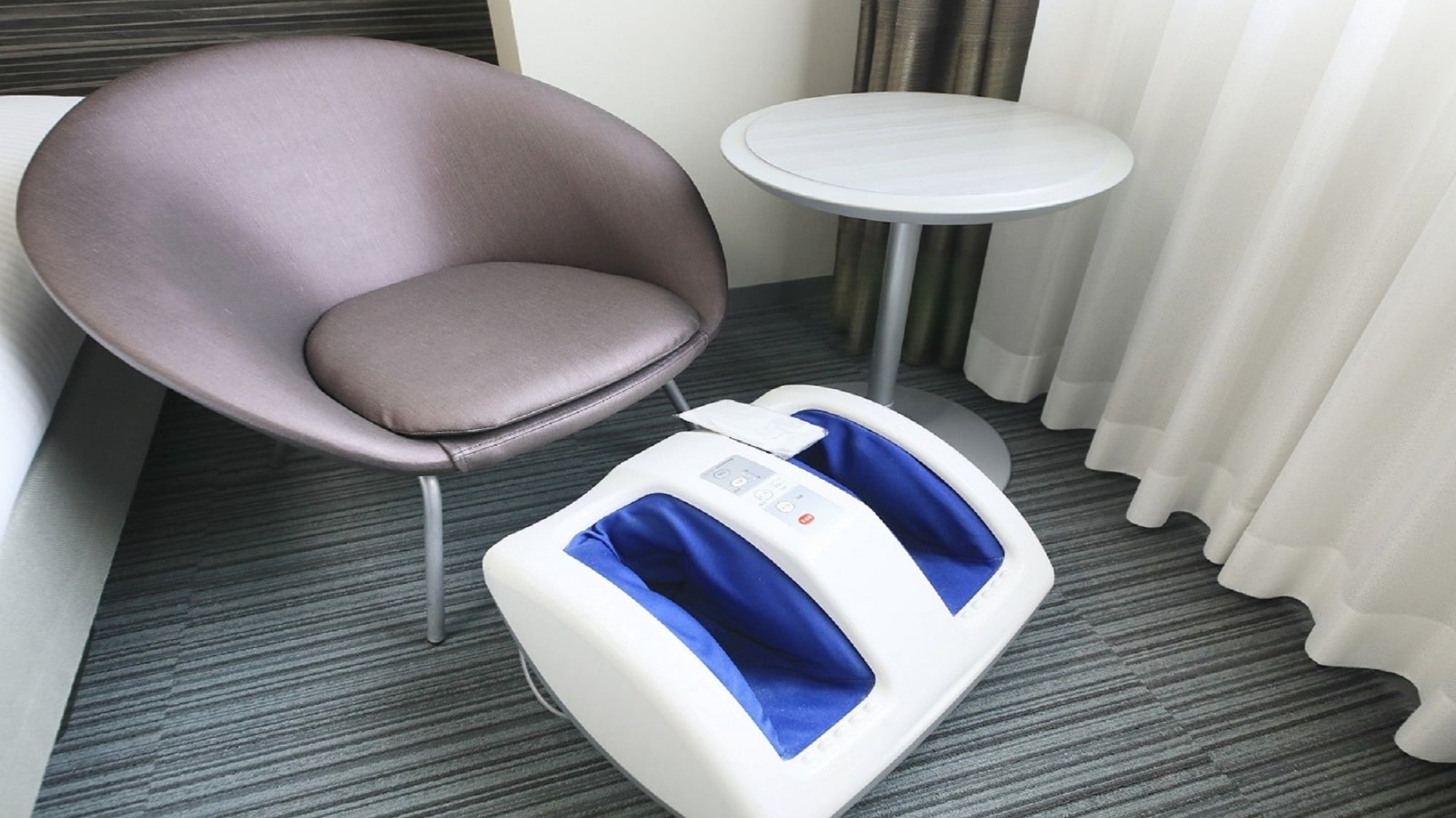 [Ladies' room equipment] Foot massage machine