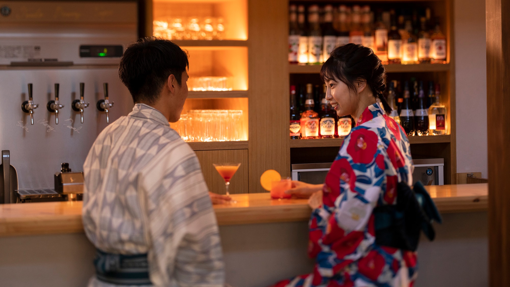 [Tsukikoma STAND] A cafe and bar that changes its appearance during the day and at night has reopened after renovations♪