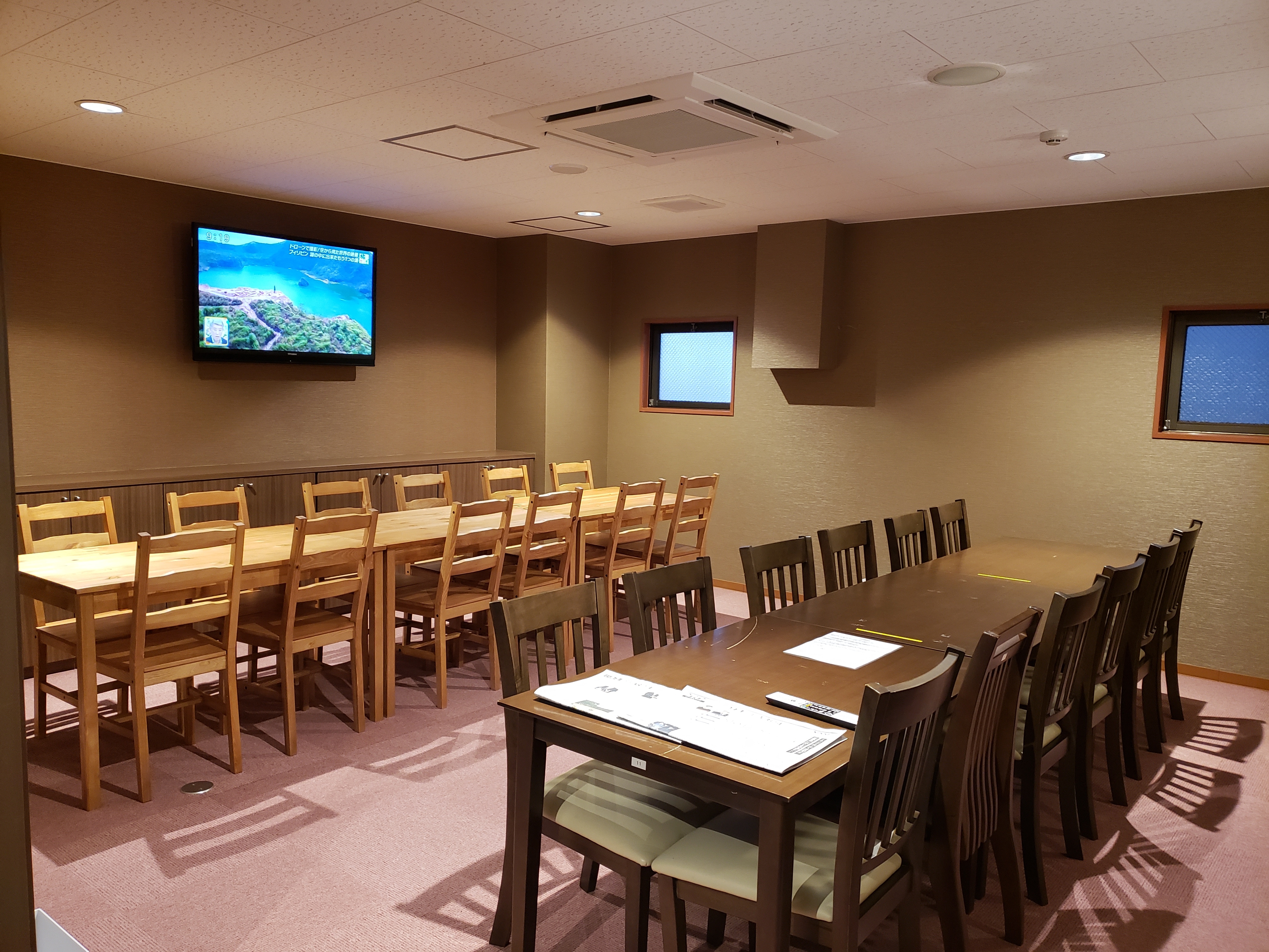3rd floor eating space: If you would like to bring your own food, please use the eating space on the 3rd floor.