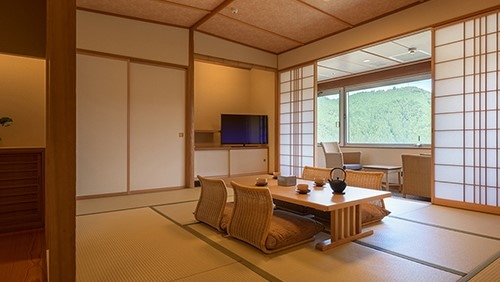 [Japanese-style room] -The size of the room is 47㎡, and you can spend 10 tatami mats + 3 tatami mats for the next time.