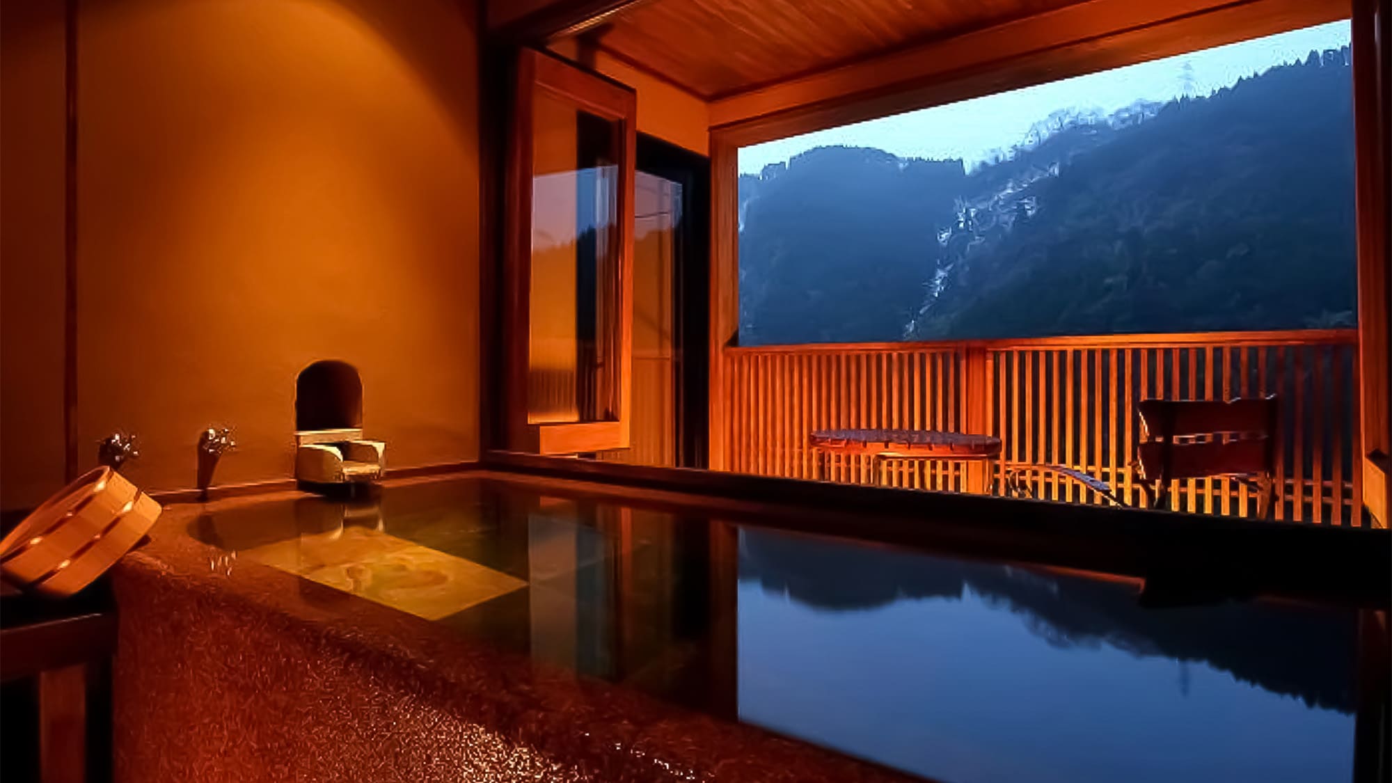 ・Japanese modern room 10 tatami mats with semi-open-air bath