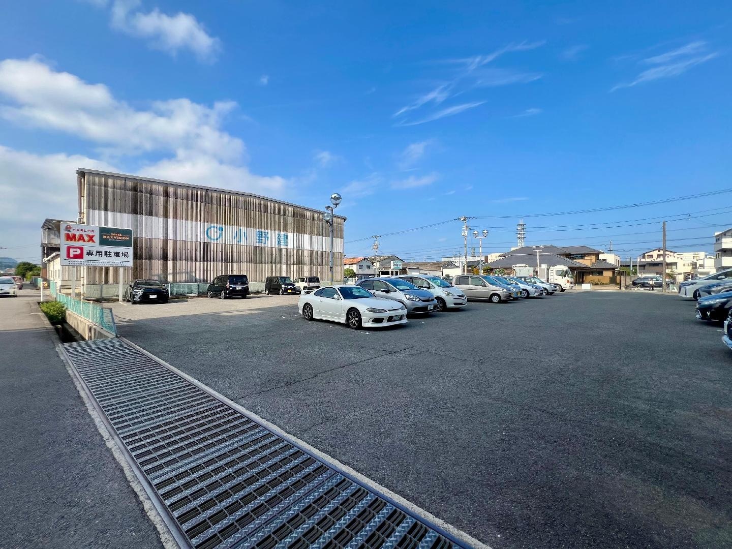 テル横　屋外駐車場　※小野建建物手前（真ん中が入口です）※ホテル2階フロントへ徒歩1分以内.jpeg