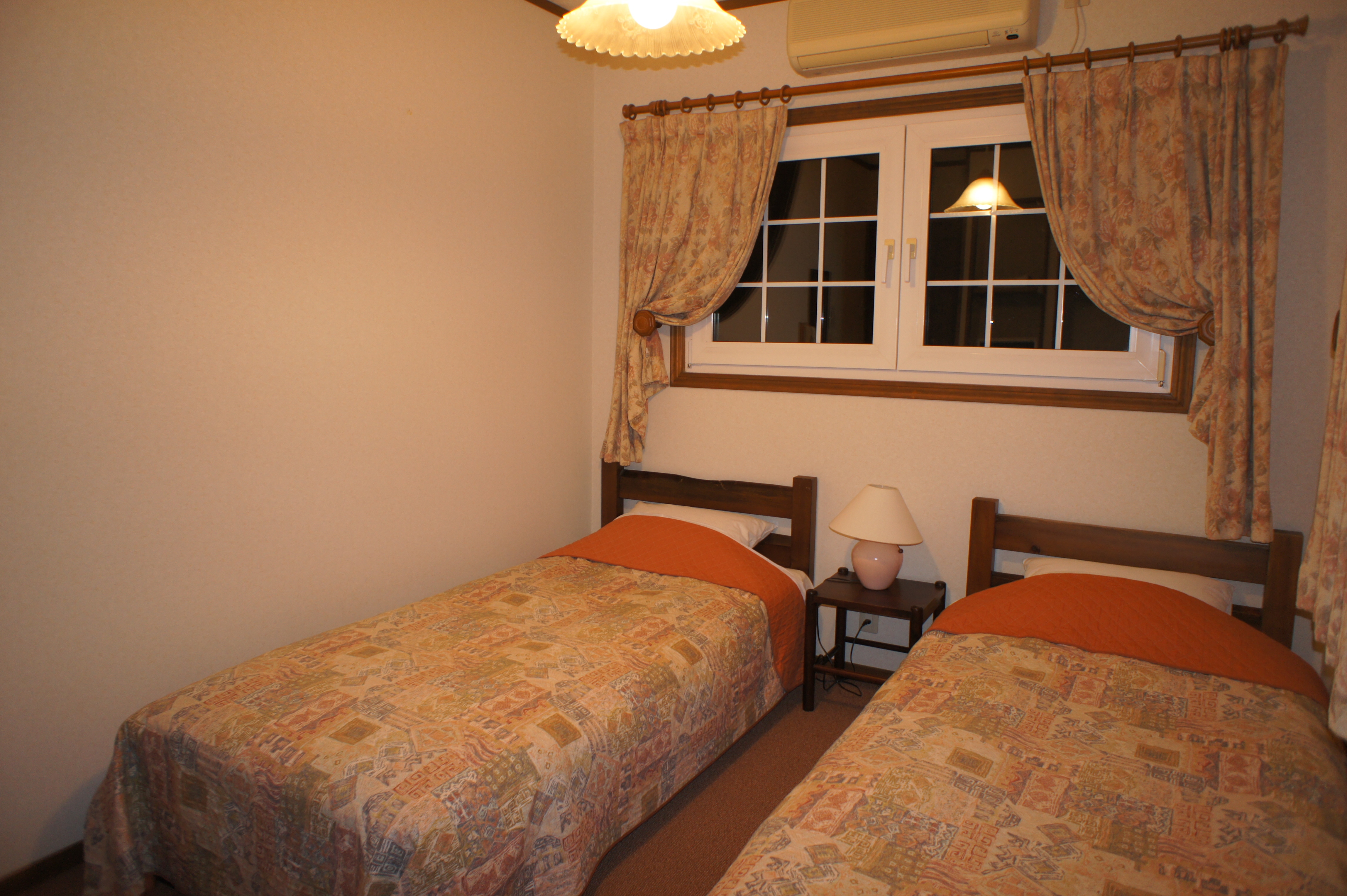 Economy twin room